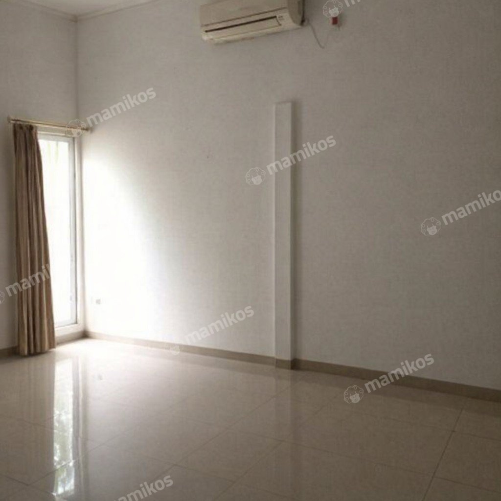 Rumah Sertifikat SHM 7 Kamar Tidur 5 Kamar Mandi Jatiwaringin Jakarta Timur - Photo 4