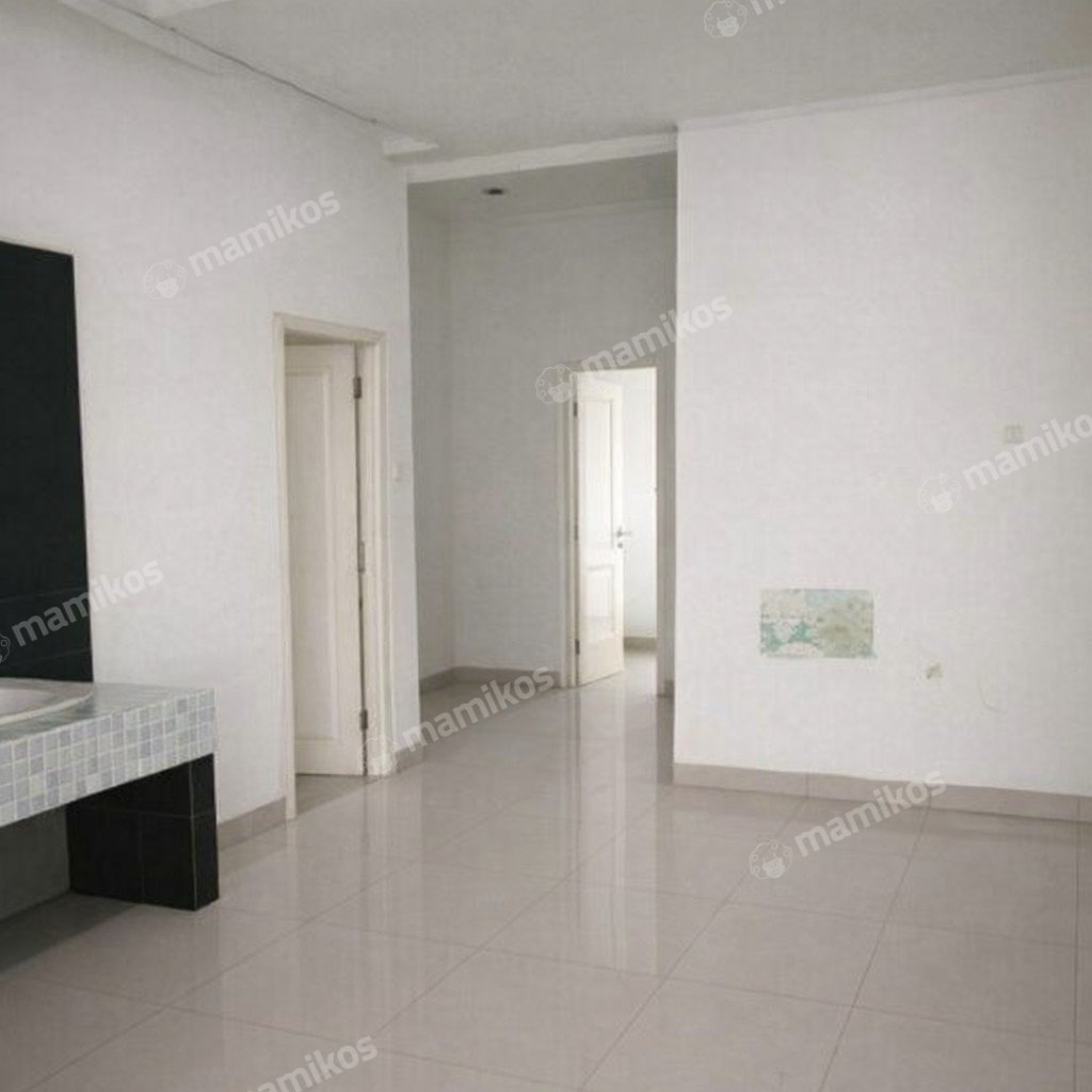 Rumah Sertifikat SHM 7 Kamar Tidur 5 Kamar Mandi Jatiwaringin Jakarta Timur - Photo 5