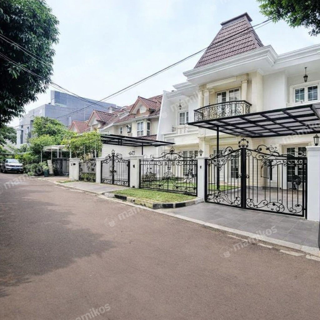 Rumah Sertifikat SHM 5 Kamar Tidur 4 Kamar Mandi Lebak Bulus Jakarta Selatan