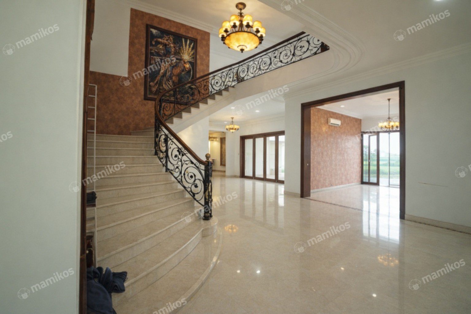 Rumah Sertifikat SHM 10 Kamar Tidur 7 Kamar Mandi Intercon Jakarta Barat - Photo 2