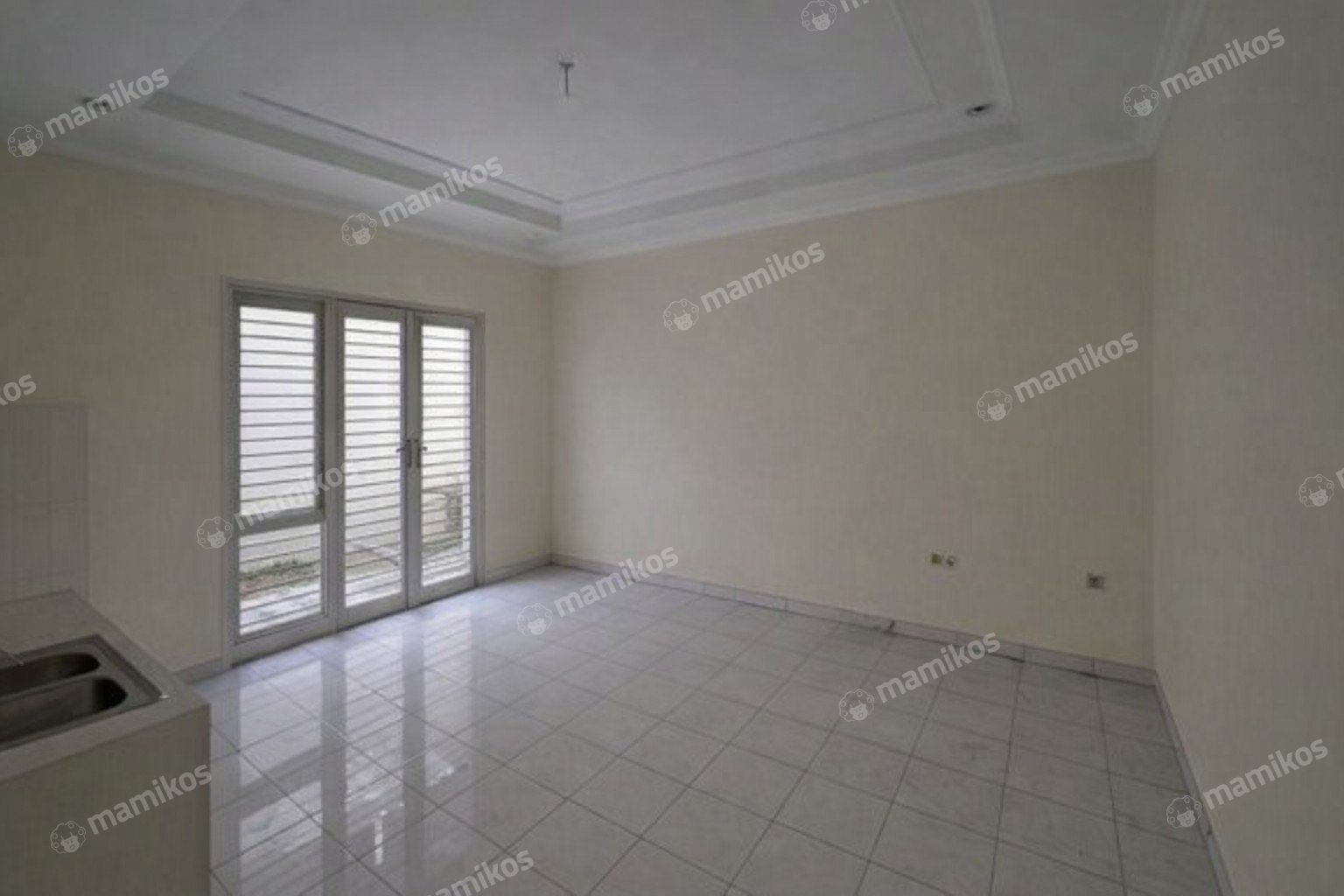 Rumah Sertifikat SHM 4 Kamar Tidur 4 Kamar Mandi Kota Wisata Jakarta Timur - Photo 3