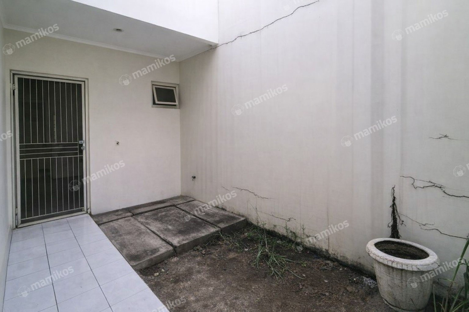 Rumah Sertifikat SHM 4 Kamar Tidur 4 Kamar Mandi Kota Wisata Jakarta Timur - Photo 5