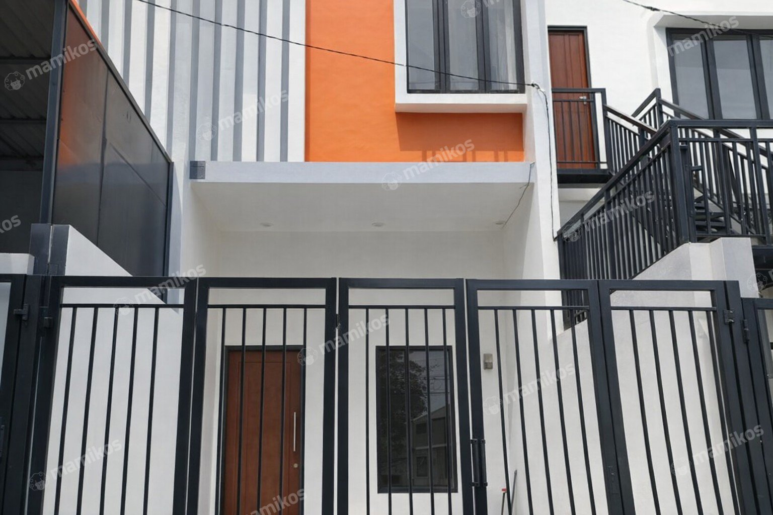Rumah Sertifikat SHM 8 Kamar Tidur 3 Kamar Mandi Tanjung Duren Selatan Jakarta Barat