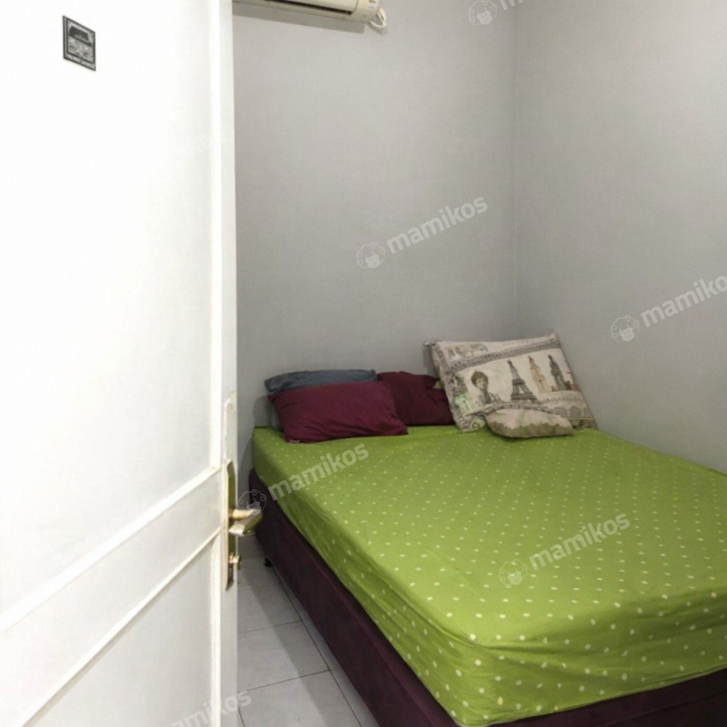 Rumah Sertifikat SHM 3 Kamar Tidur 2 Kamar Mandi Kota Wisata Jakarta Timur - Photo 4