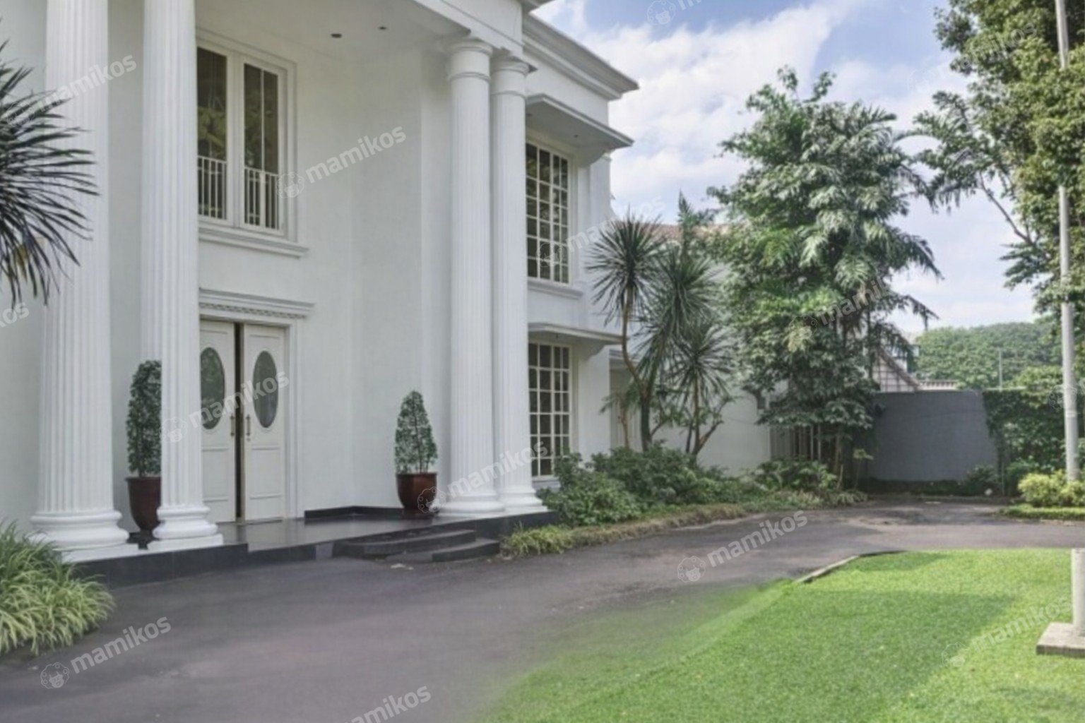 Rumah Sertifikat SHM 6 Kamar Tidur 6 Kamar Mandi Kebayoran Baru Jakarta Selatan