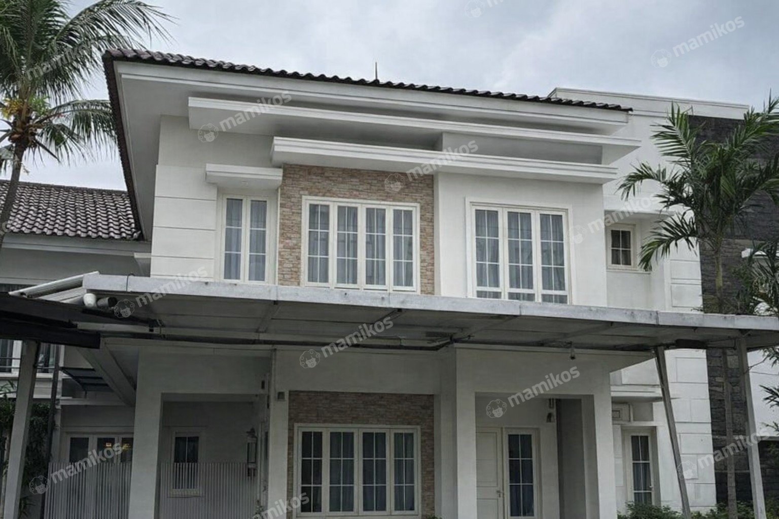Rumah Sertifikat SHM 7 Kamar Tidur 6 Kamar Mandi Raffles Hills Jakarta Timur