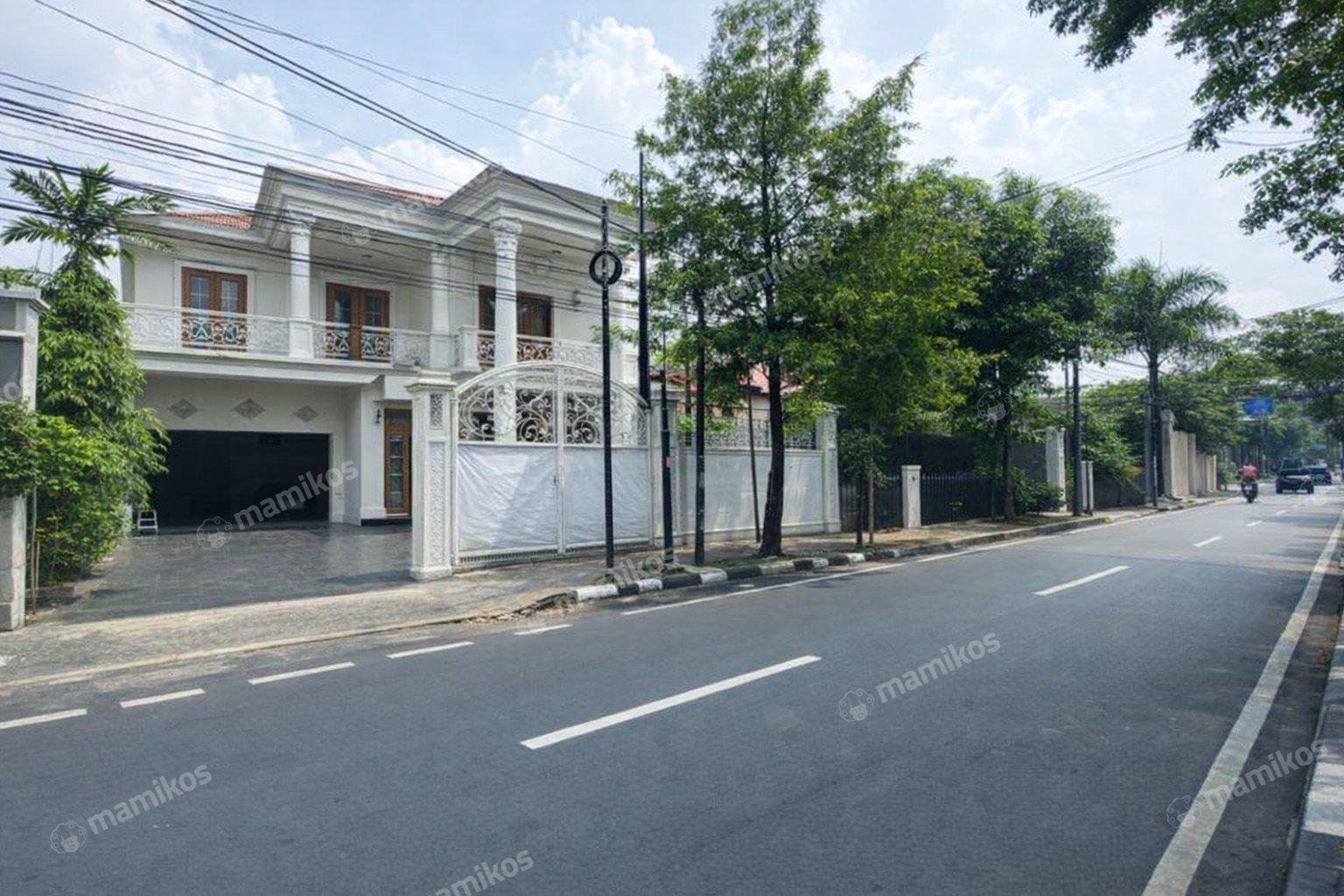 Rumah Sertifikat SHM 7 Kamar Tidur 5 Kamar Mandi Kebayoran Baru Jakarta Selatan