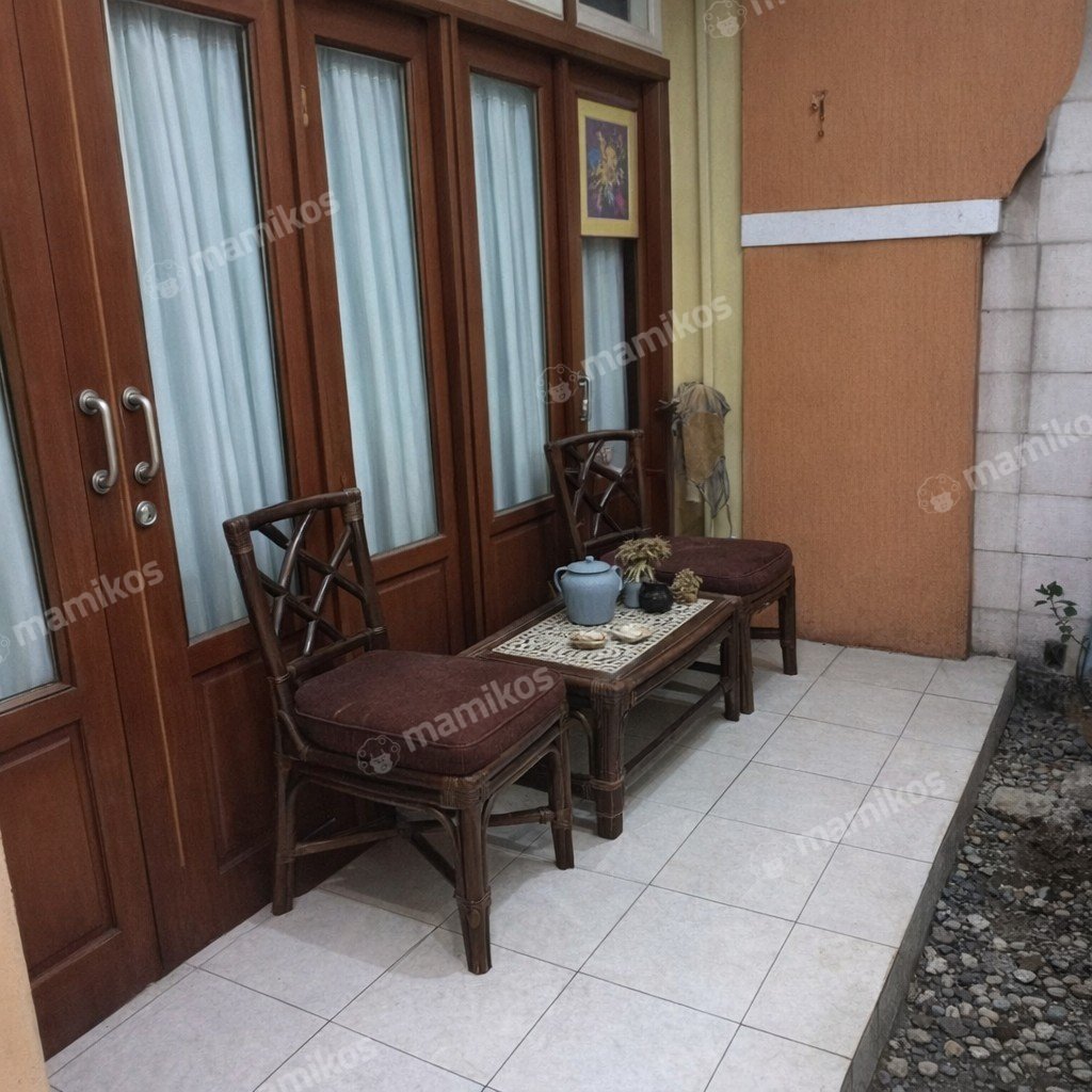 Rumah Sertifikat SHM 6 Kamar Tidur 6 Kamar Mandi Pulo Gadung Jakarta Timur - Photo 2