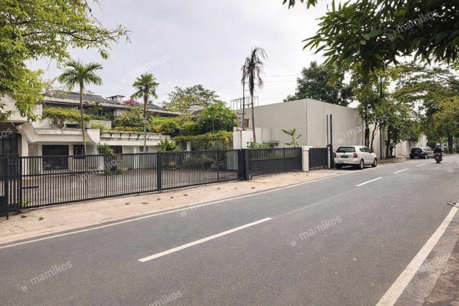 Rumah Sertifikat SHM 2 Lantai Kemang Jakarta Selatan