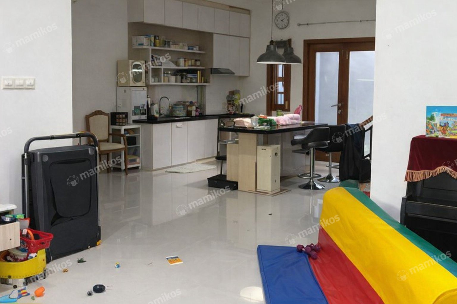 Rumah Sertifikat SHM 4 Kamar Tidur 4 Kamar Mandi Kebon Jeruk Jakarta Barat