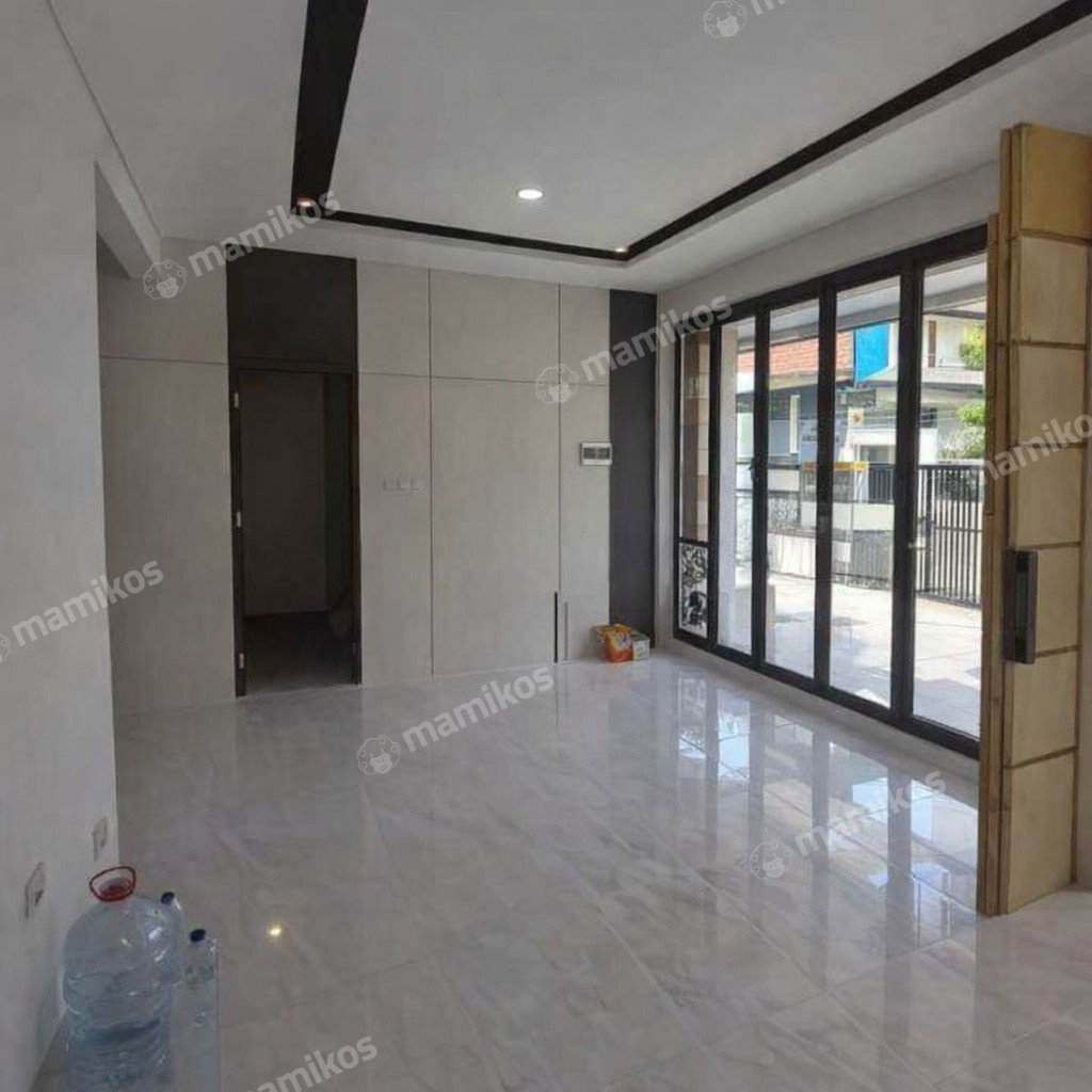 Rumah Sertifikat SHM 5 Kamar Tidur 5 Kamar Mandi Taman Palem Jakarta Barat - Photo 3