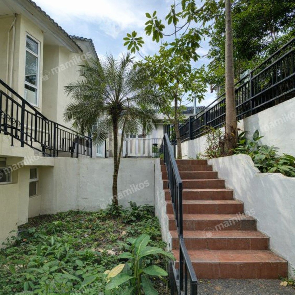 Rumah 5 Kamar Tidur 5 Kamar Mandi 2 Lantai Lebak Bulus Jakarta Selatan - Photo 2