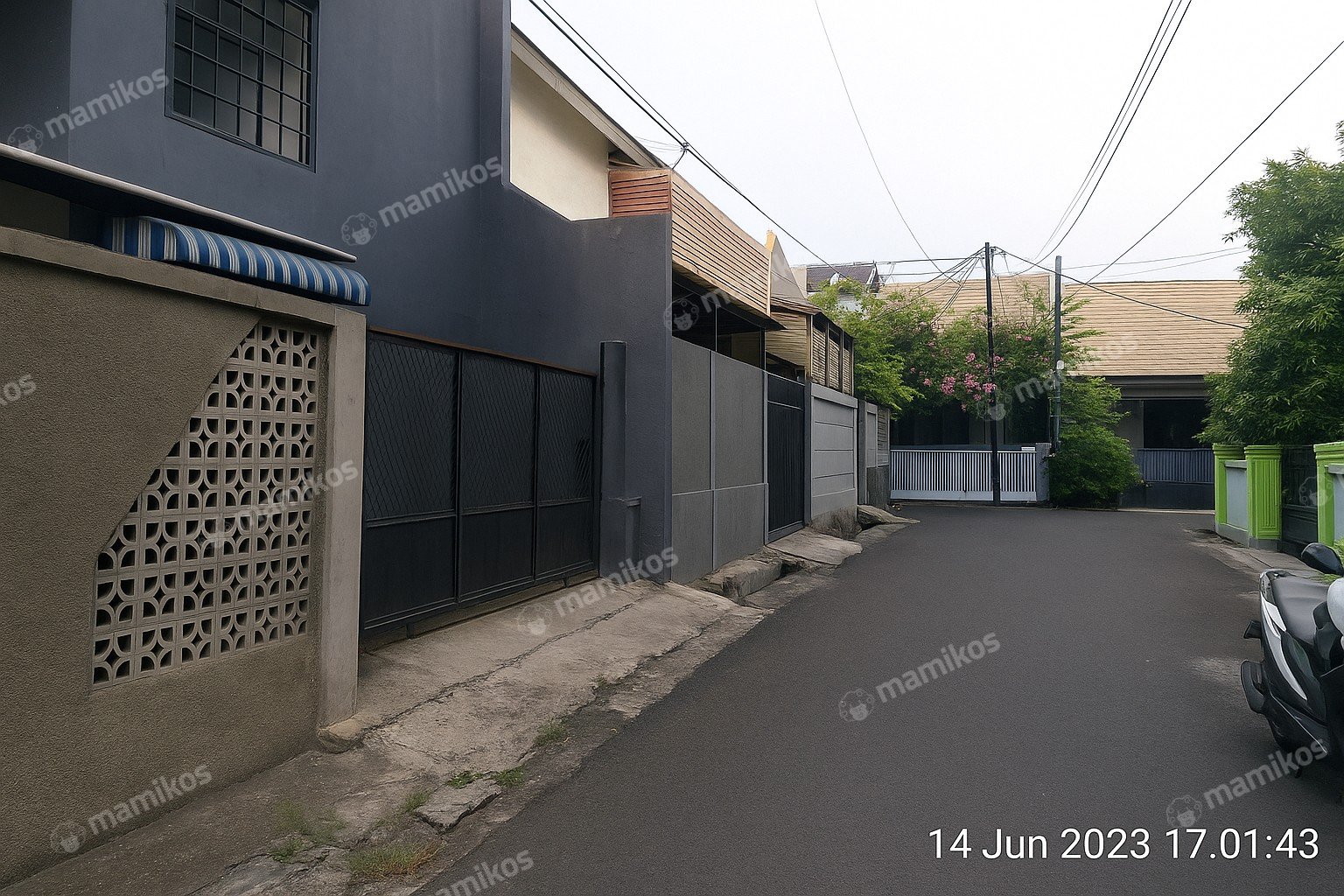 Rumah Sertifikat SHM 4 Kamar Tidur 3 Kamar Mandi Rawamangun Jakarta Timur - Photo 2