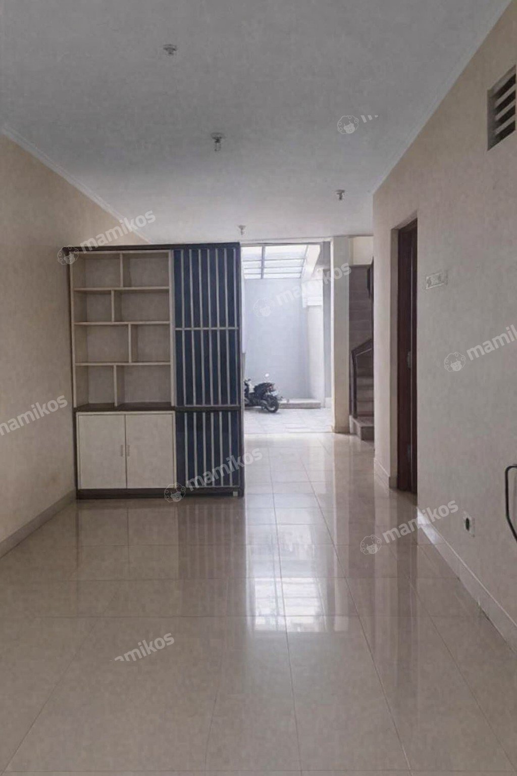 Rumah Sertifikat SHM 4 Kamar Tidur 3 Kamar Mandi Tomang Jakarta Barat - Photo 2
