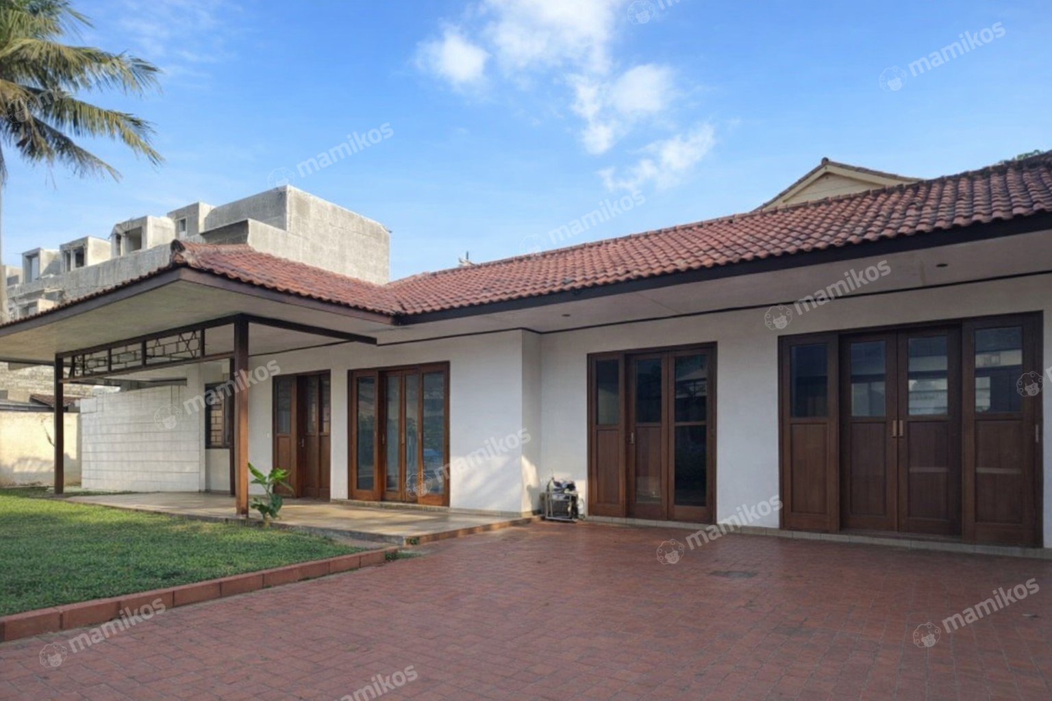 Rumah Sertifikat SHM 5 Kamar Tidur 4 Kamar Mandi Kemang Jakarta Selatan - Photo 2