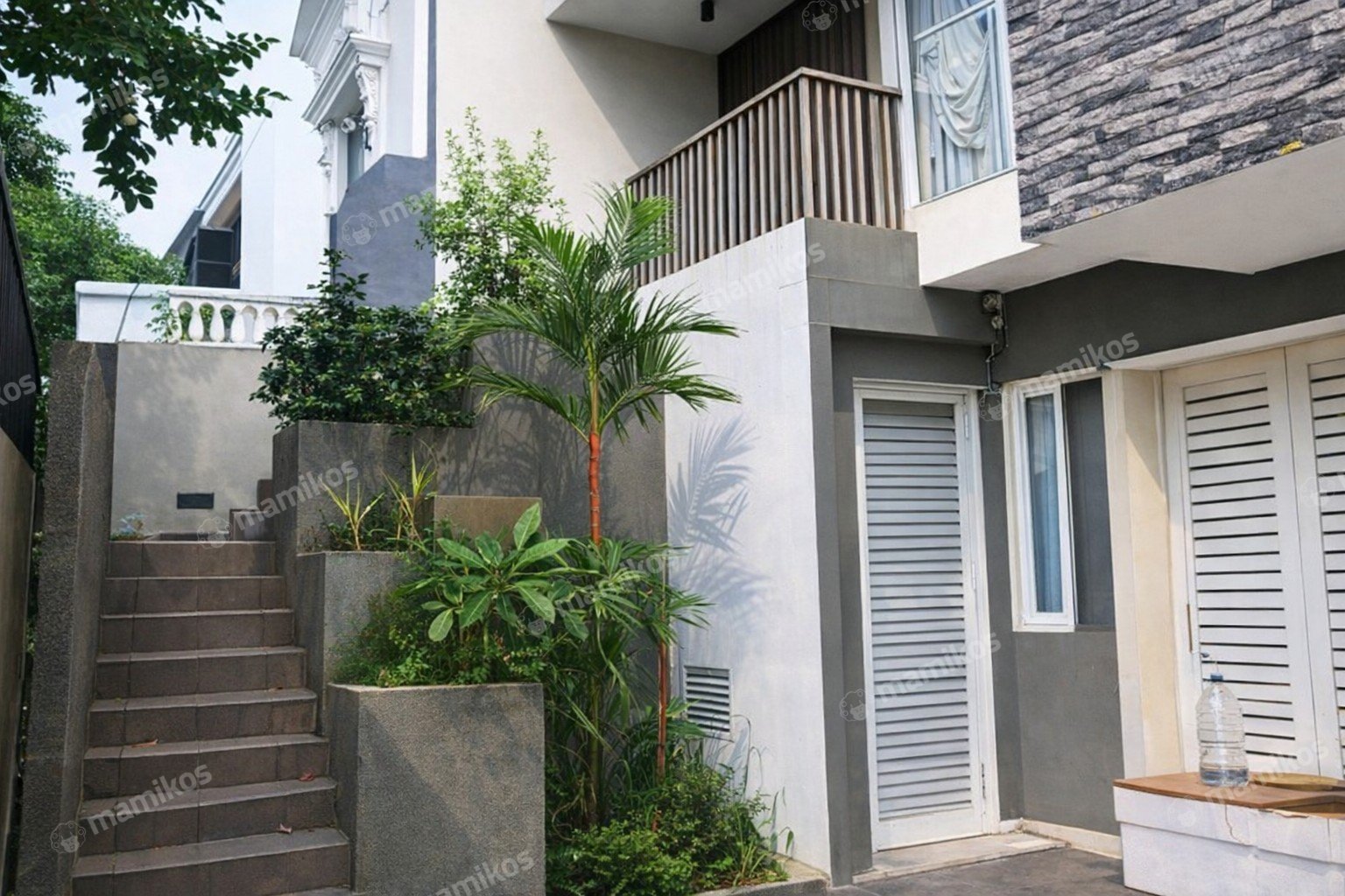Rumah Sertifikat SHM 4 Kamar Tidur 3 Kamar Mandi Permata Buana Jakarta Barat