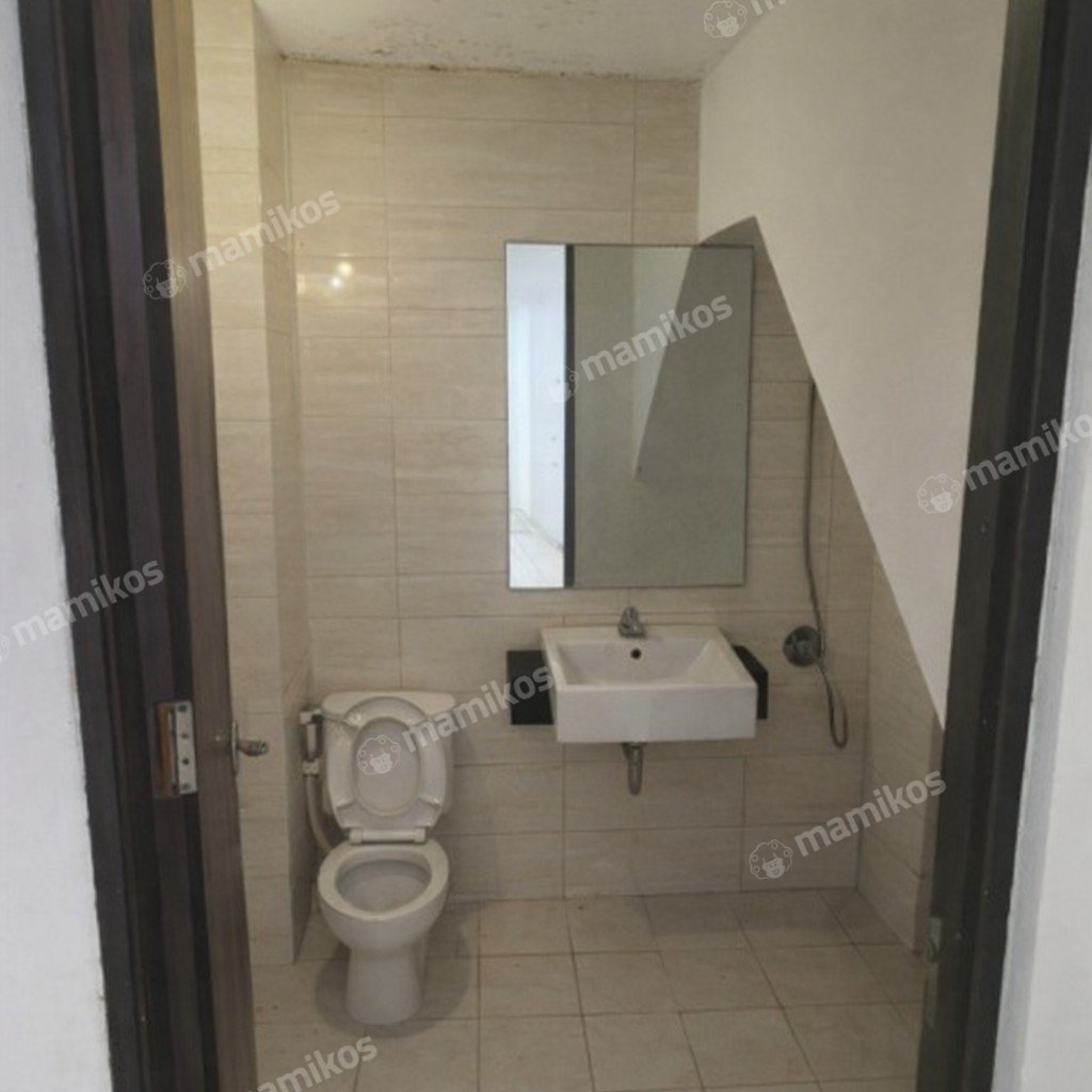 Rumah Sertifikat SHM 4 Kamar Tidur 2 Kamar Mandi Green Lake City Jakarta Barat - Photo 2