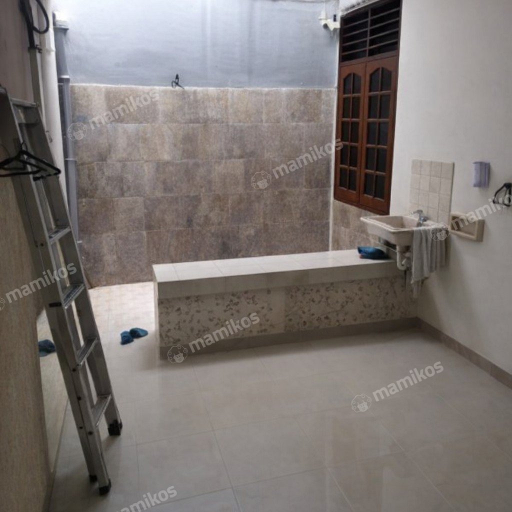 Rumah Sertifikat SHM 5 Kamar Tidur 3 Kamar Mandi Pondok Indah Jakarta Selatan - Photo 3
