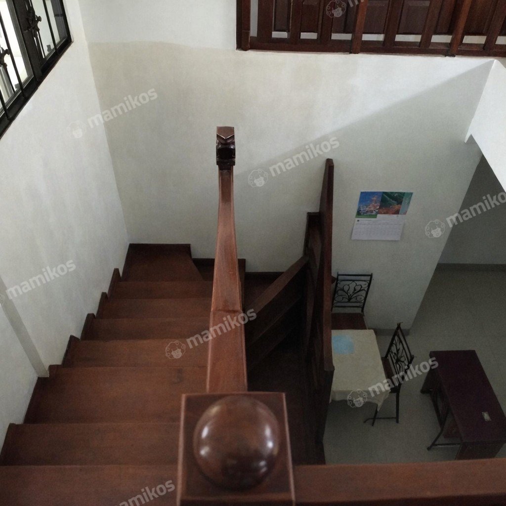 Rumah Sertifikat SHM 5 Kamar Tidur 3 Kamar Mandi Pondok Indah Jakarta Selatan - Photo 4