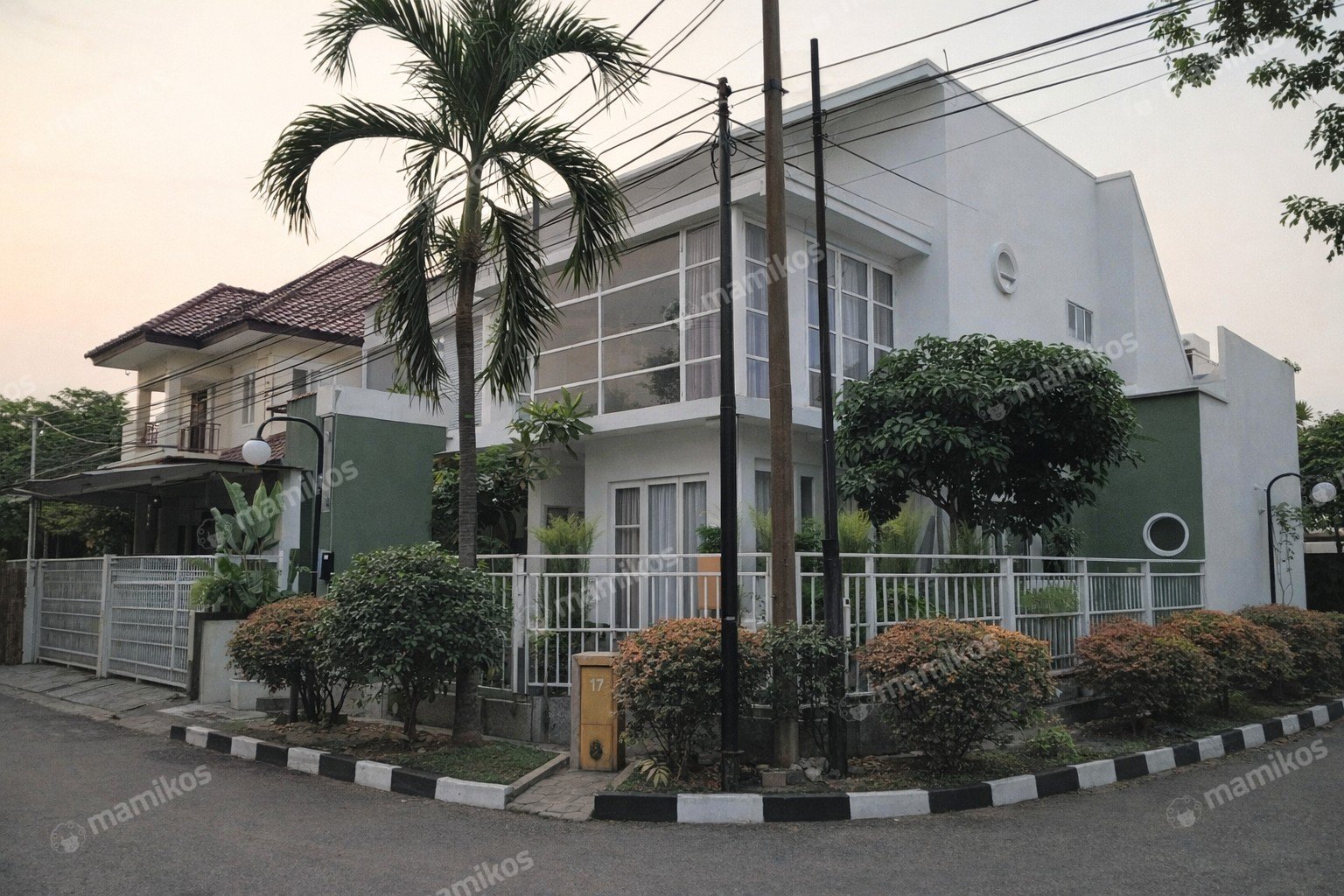 Rumah Sertifikat SHM 4 Kamar Tidur 4 Kamar Mandi Cibubur Jakarta Timur