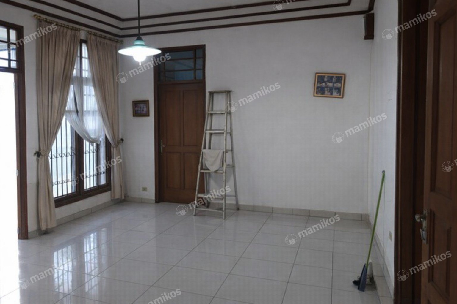 Rumah Sertifikat SHM 4 Kamar Tidur 4 Kamar Mandi Tebet Jakarta Selatan