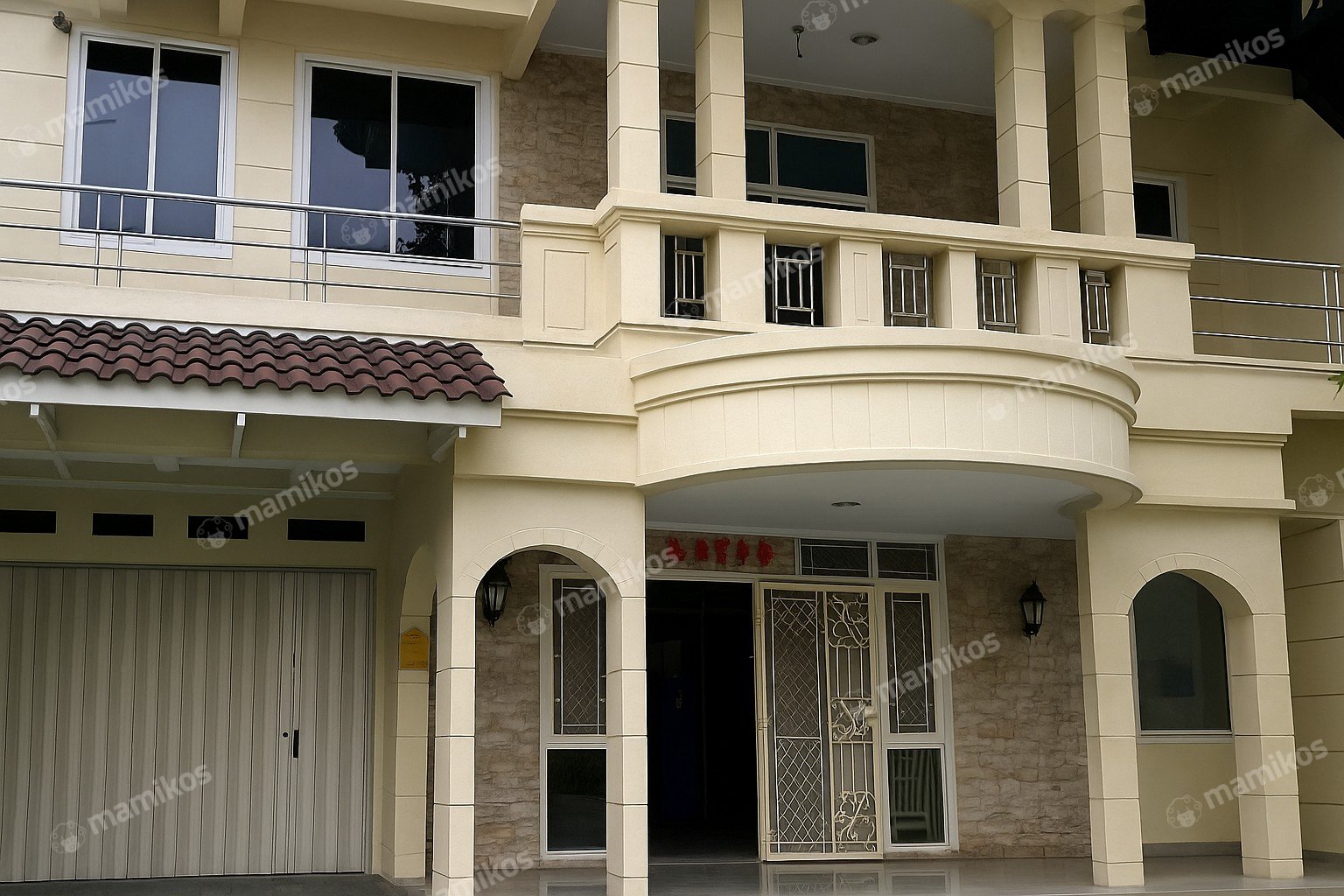 Rumah 5 Kamar Tidur 4 Kamar Mandi 2 Lantai Pantai Indah Kapuk Jakarta Utara