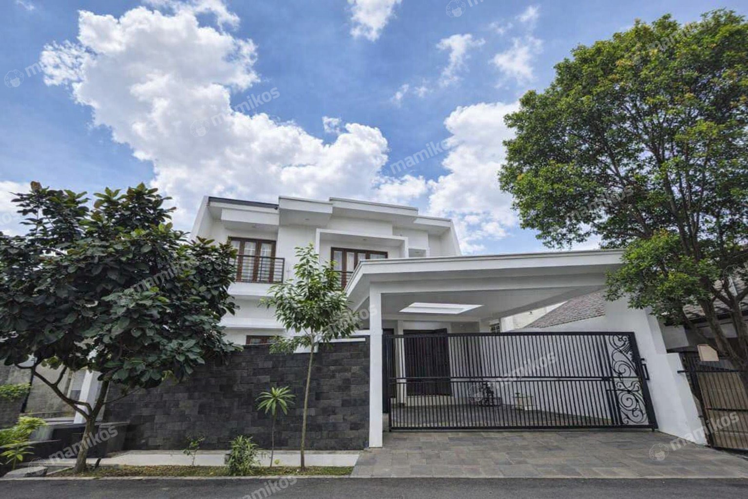 Rumah Sertifikat SHM 5 Kamar Tidur 6 Kamar Mandi Duren Sawit Jakarta Timur