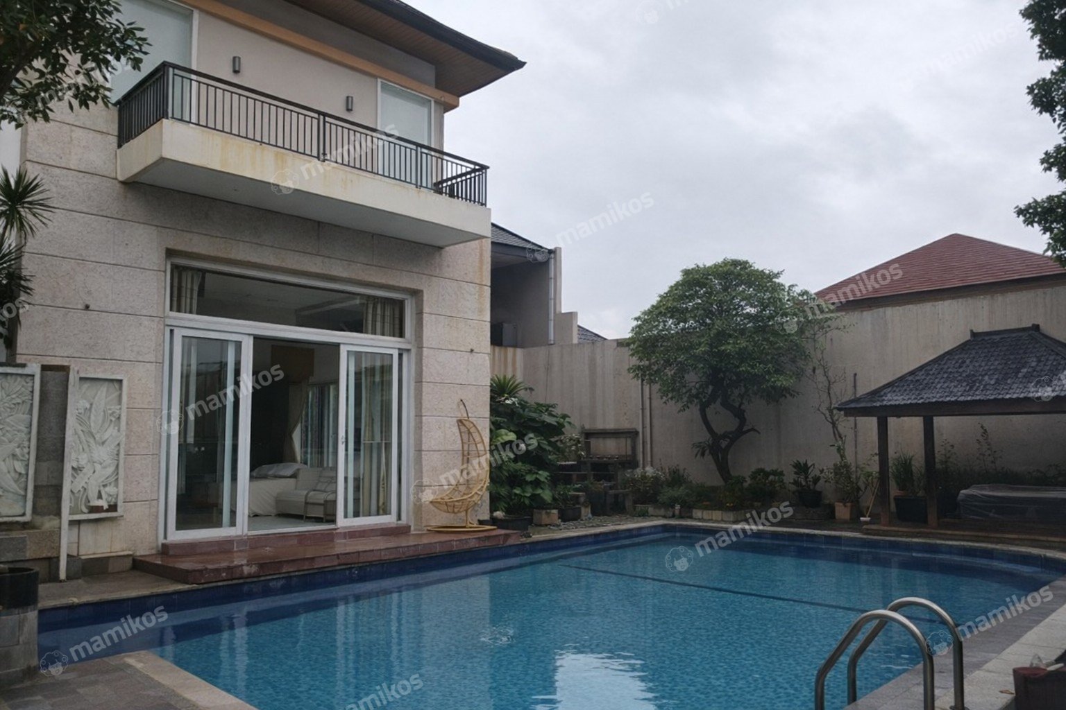 Rumah Sertifikat SHM 5 Kamar Tidur 5 Kamar Mandi Joglo Jakarta Barat