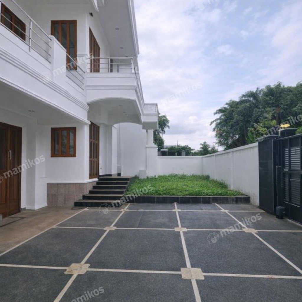 Rumah Sertifikat SHM 4 Kamar Tidur 4 Kamar Mandi Intercon Jakarta Barat - Photo 2