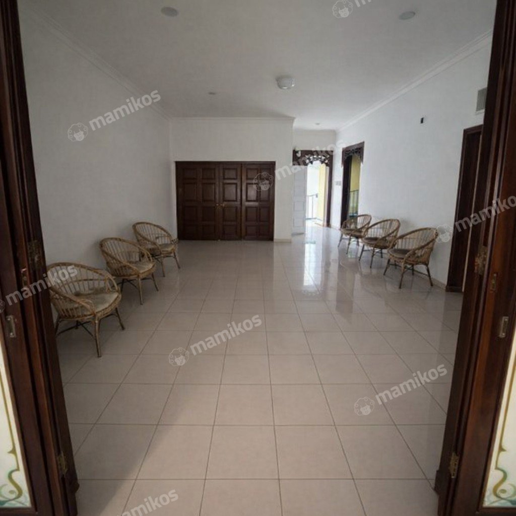 Rumah Sertifikat SHM 6 Kamar Tidur 5 Kamar Mandi Kramat Jati Jakarta Timur - Photo 5