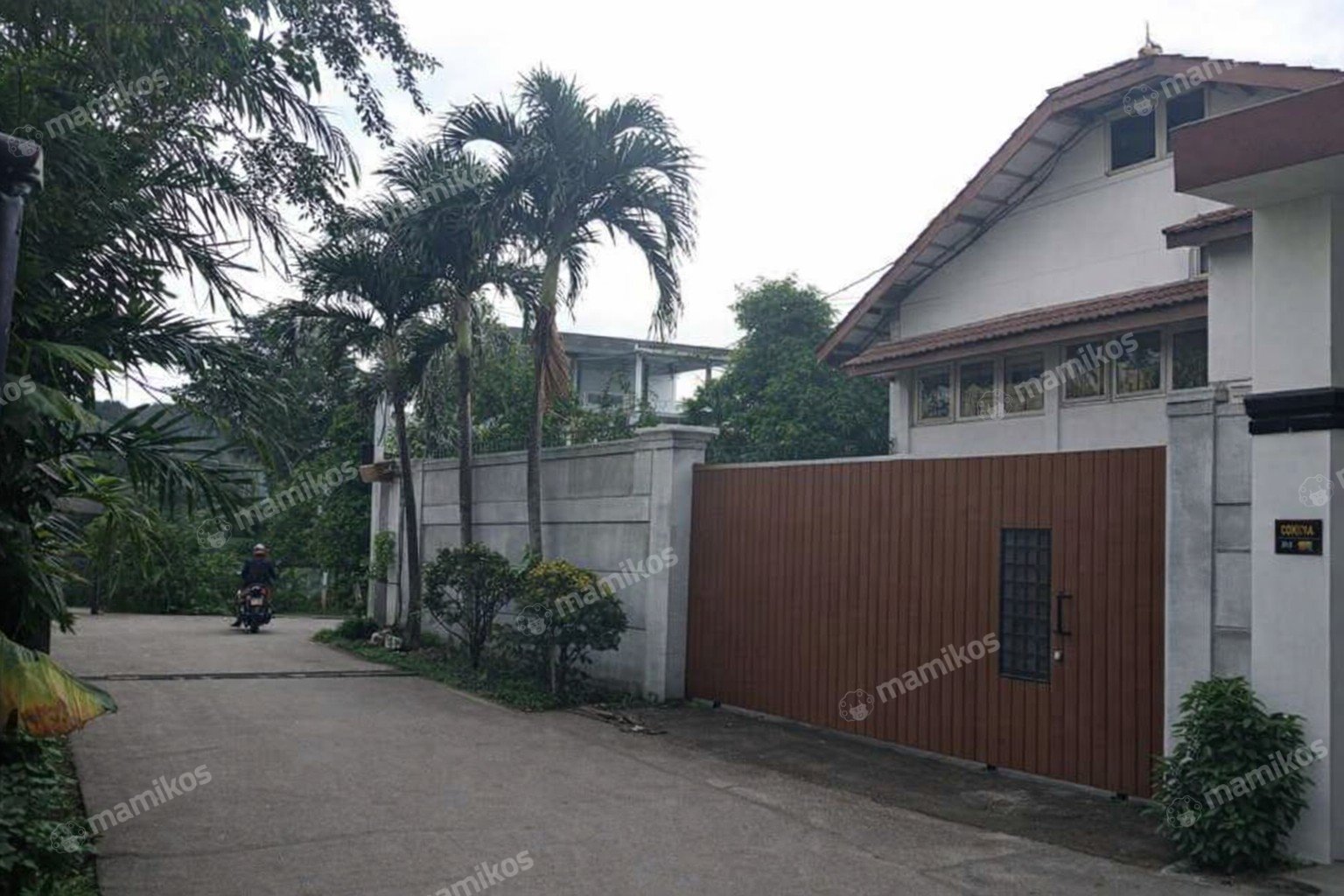 Rumah Sertifikat SHM 4 Kamar Tidur 4 Kamar Mandi Cibubur Jakarta Timur