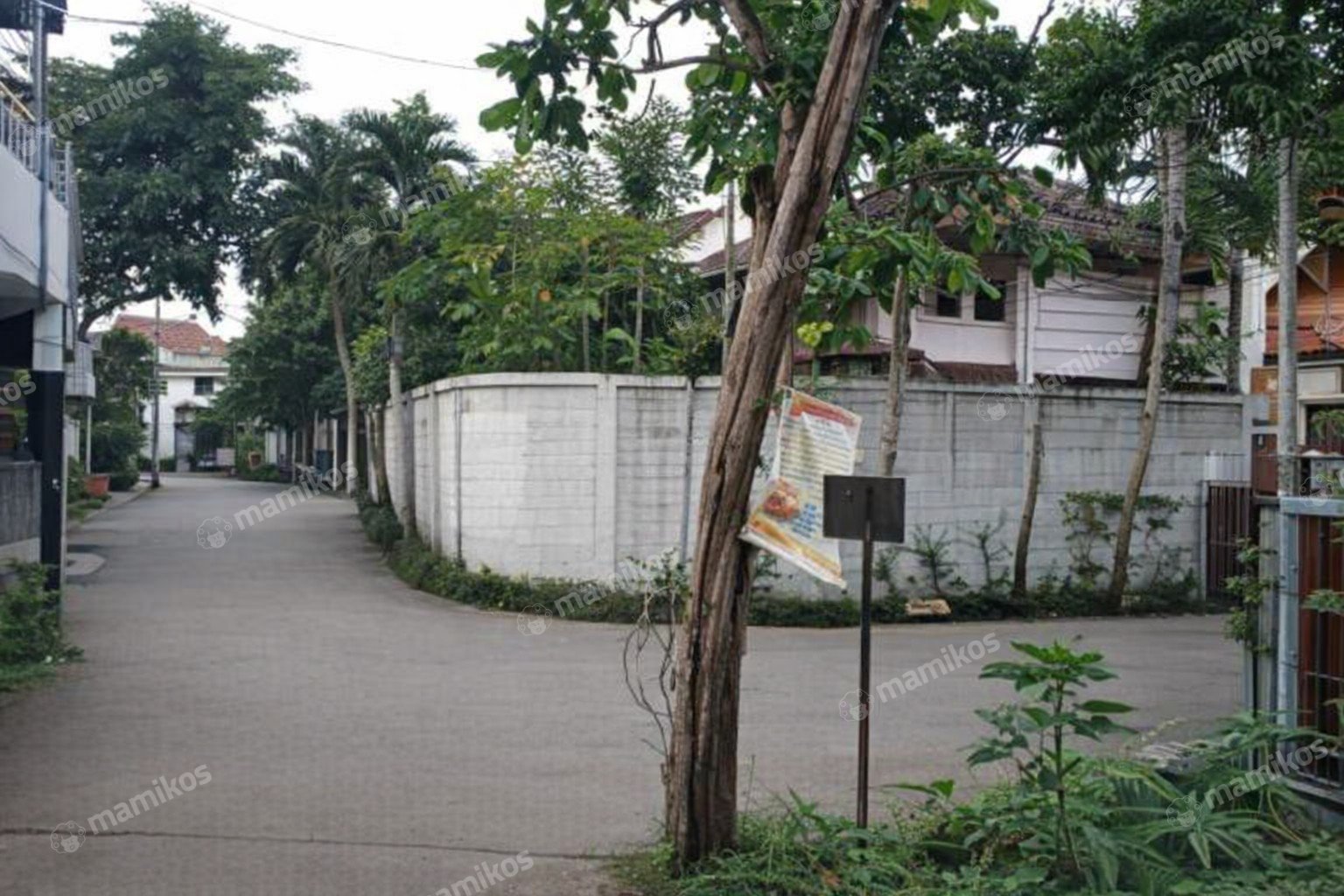 Rumah Sertifikat SHM 4 Kamar Tidur 4 Kamar Mandi Cibubur Jakarta Timur - Photo 2