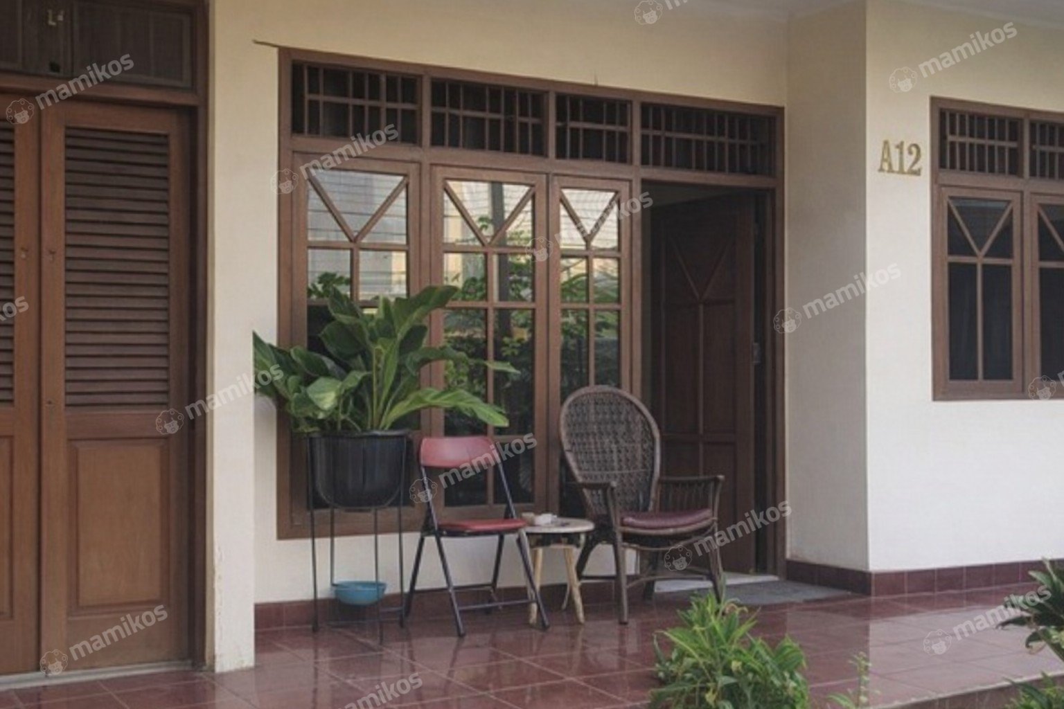 Rumah Sertifikat SHM 9 Kamar Tidur 7 Kamar Mandi Joglo Jakarta Barat