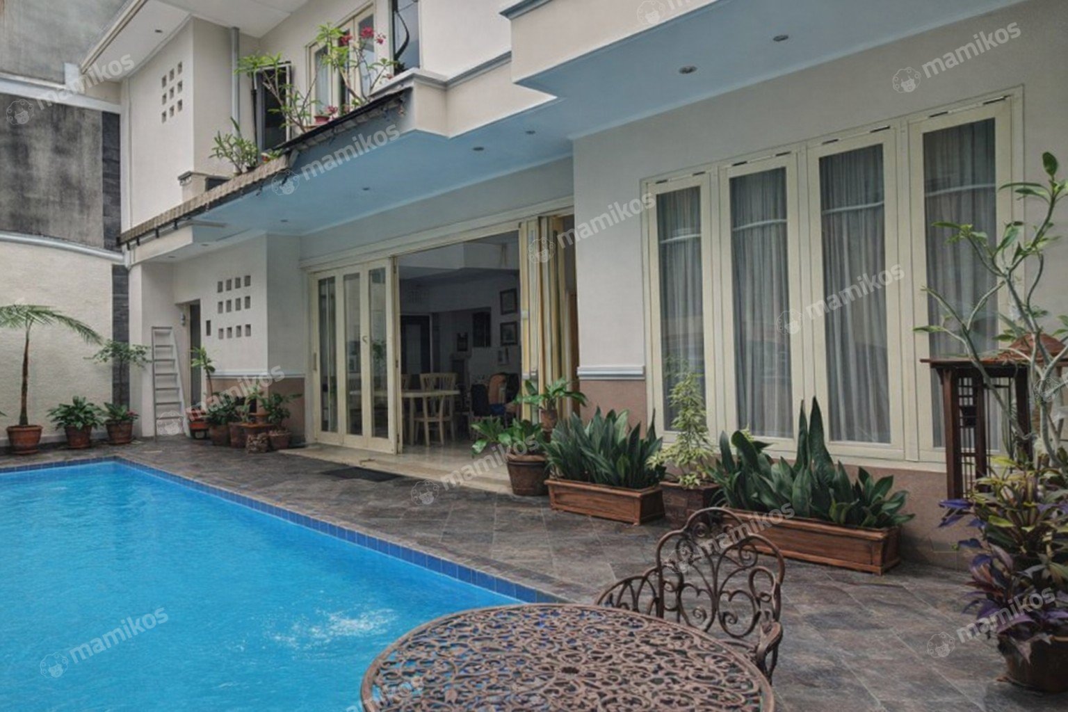 Rumah Sertifikat SHM 7 Kamar Tidur 4 Kamar Mandi Kebayoran Baru Jakarta Selatan