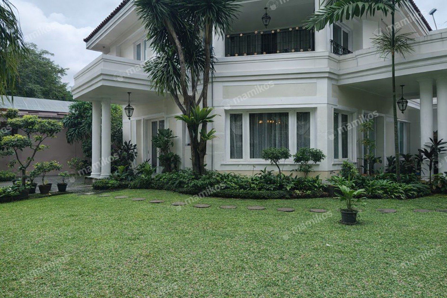 Rumah Sertifikat SHM 5 Kamar Tidur 4 Kamar Mandi Kebayoran Baru Jakarta Selatan