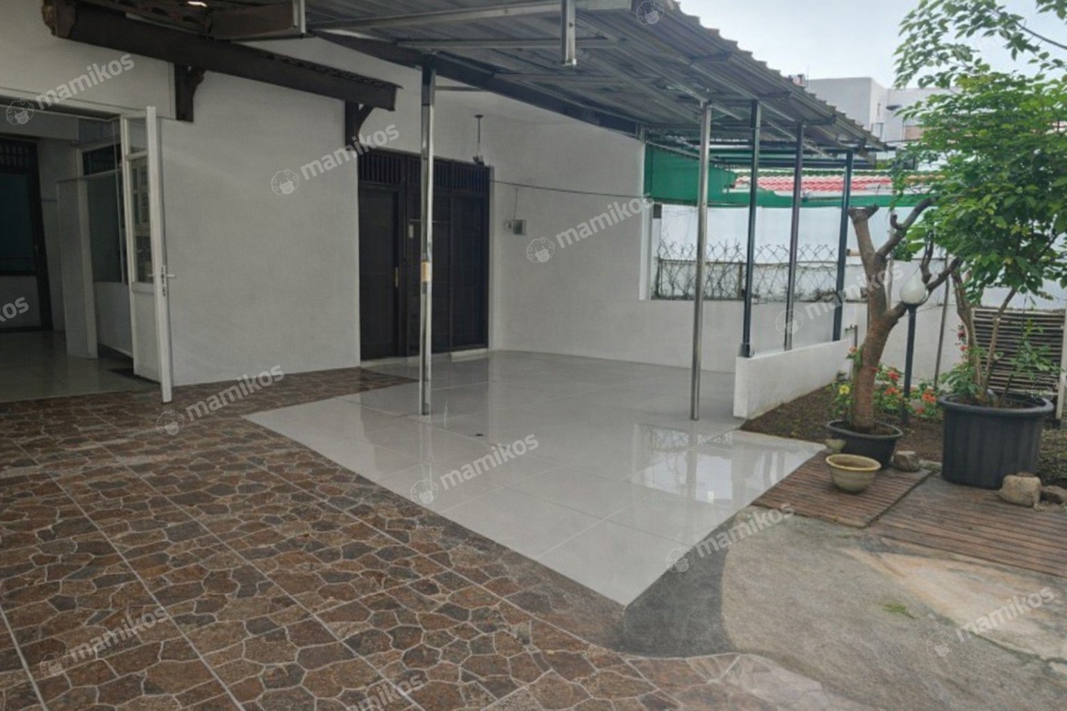 Rumah Sertifikat SHM 4 Kamar Tidur 4 Kamar Mandi Kayu Putih Jakarta Timur