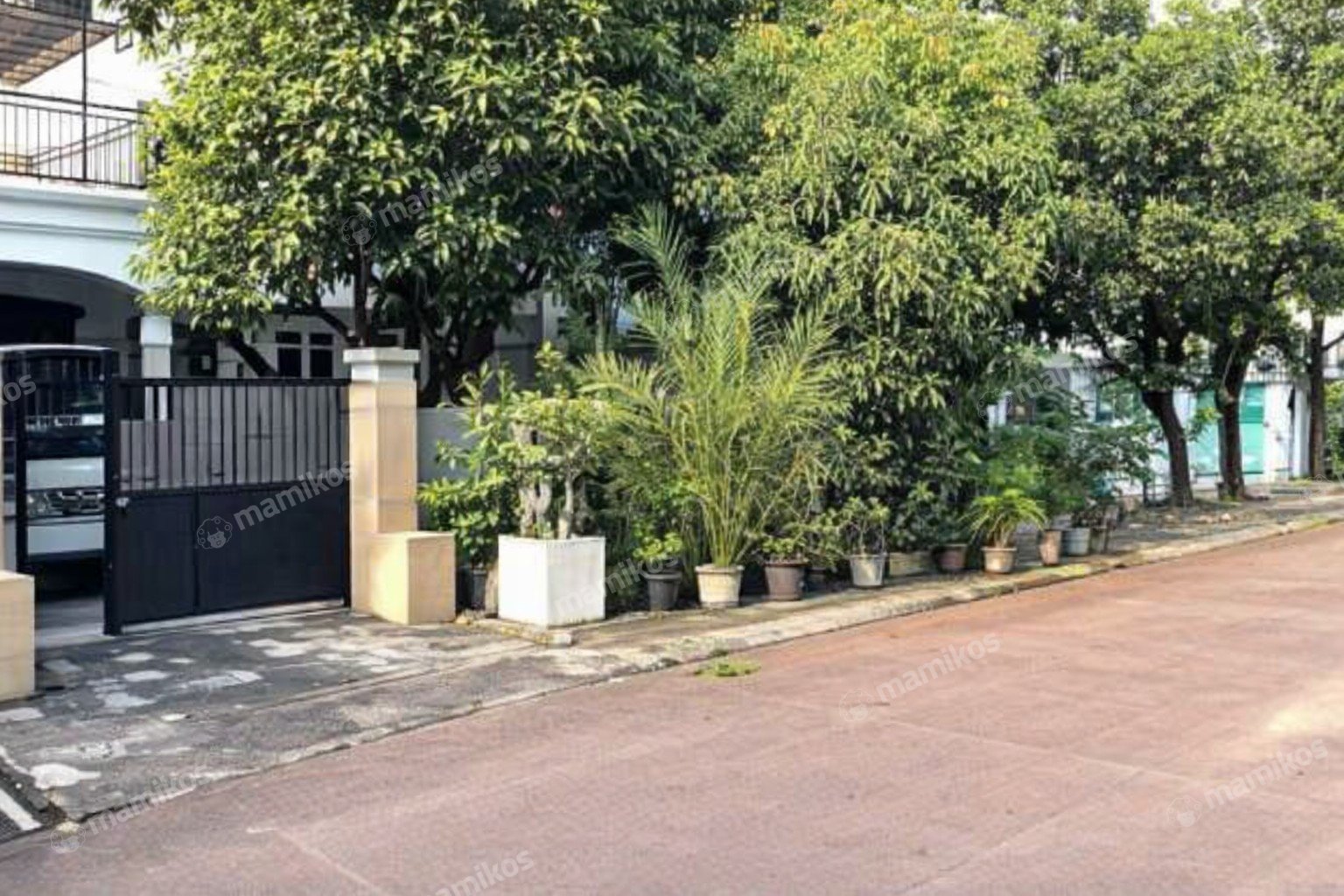 Rumah Sertifikat SHM 5 Kamar Tidur 5 Kamar Mandi Cengkareng Jakarta Barat - Photo 4