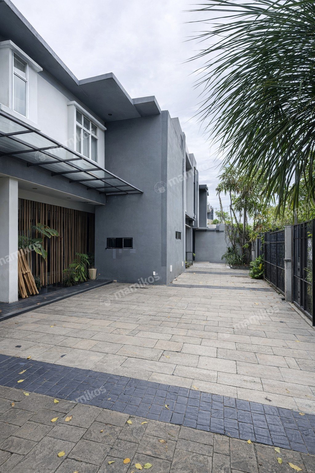Rumah Sertifikat SHM 5 Kamar Tidur 5 Kamar Mandi Permata Buana Jakarta Barat - Photo 3
