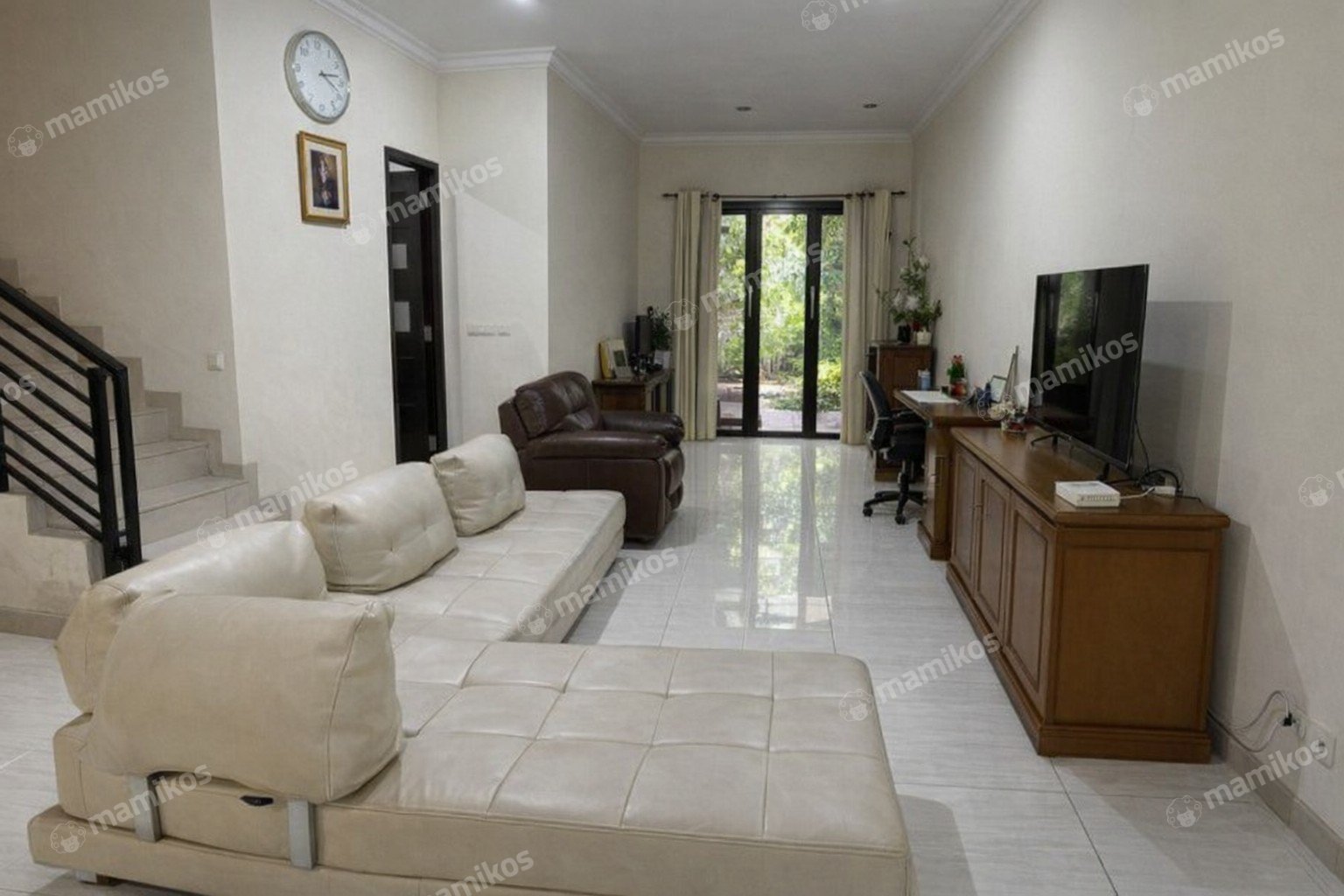 Rumah Sertifikat SHM 3 Kamar Tidur 3 Kamar Mandi Permata Buana Jakarta Barat