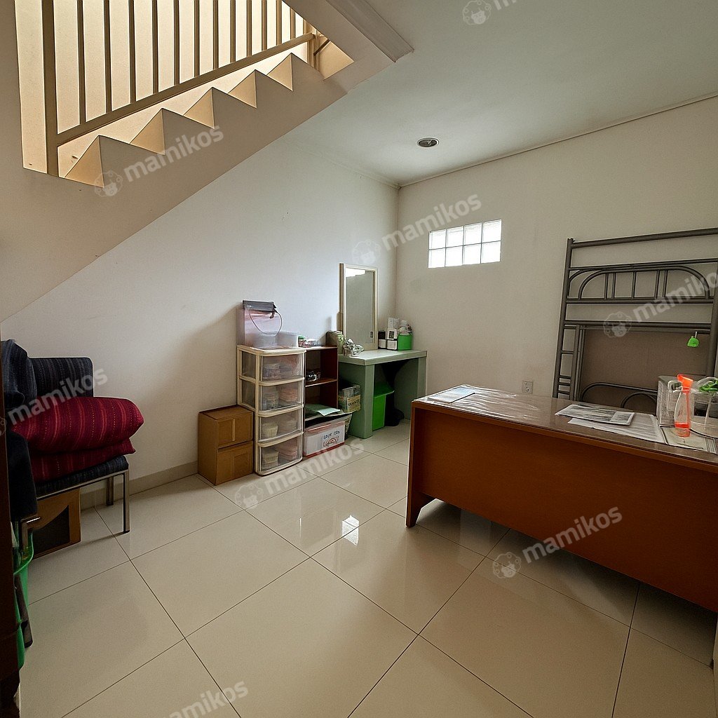 Rumah Sertifikat SHM 3 Kamar Tidur 2 Kamar Mandi Green Lake City Jakarta Barat - Photo 5