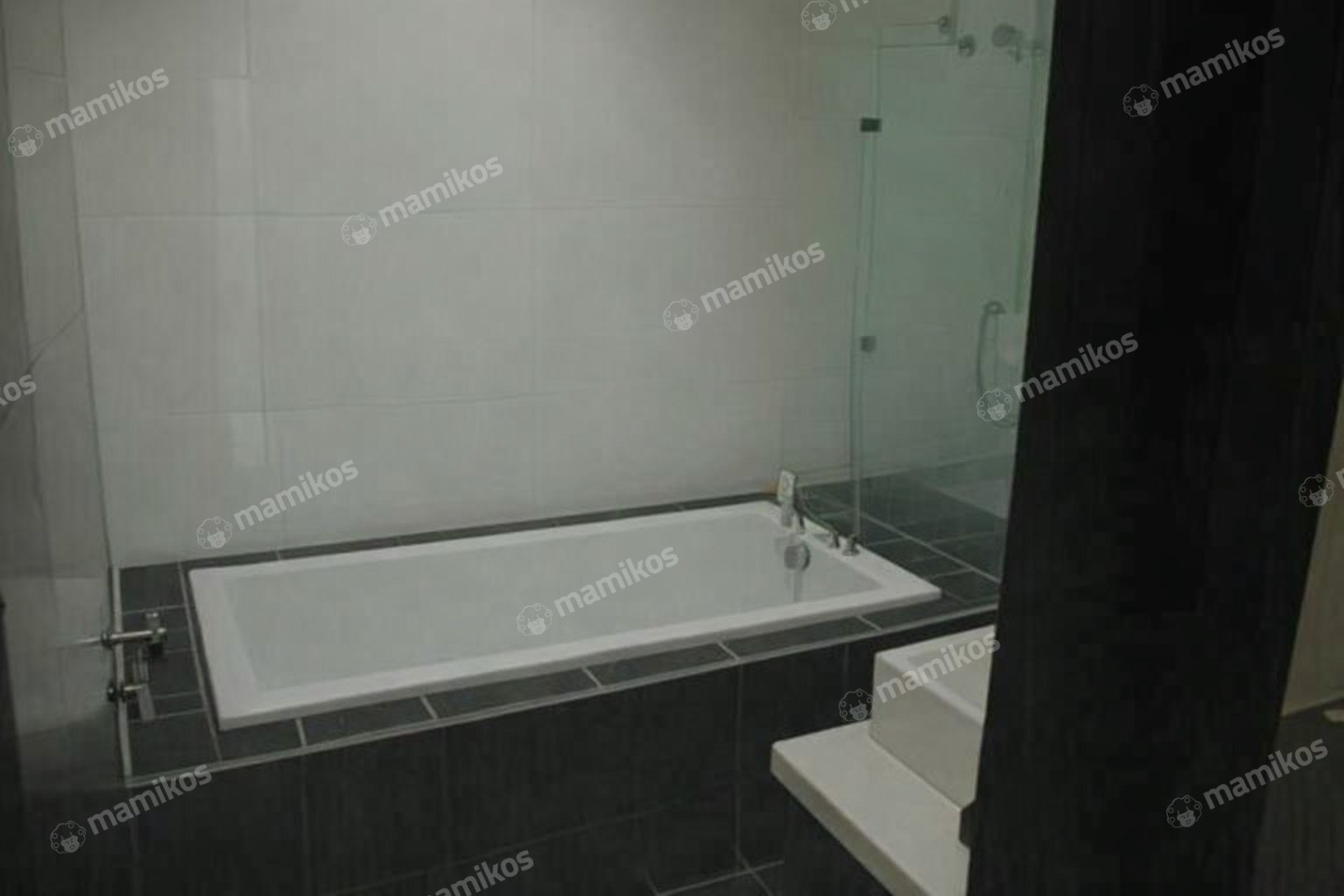 Rumah Sertifikat HGB 5 Kamar Tidur 5 Kamar Mandi Pulomas Jakarta Timur - Photo 3