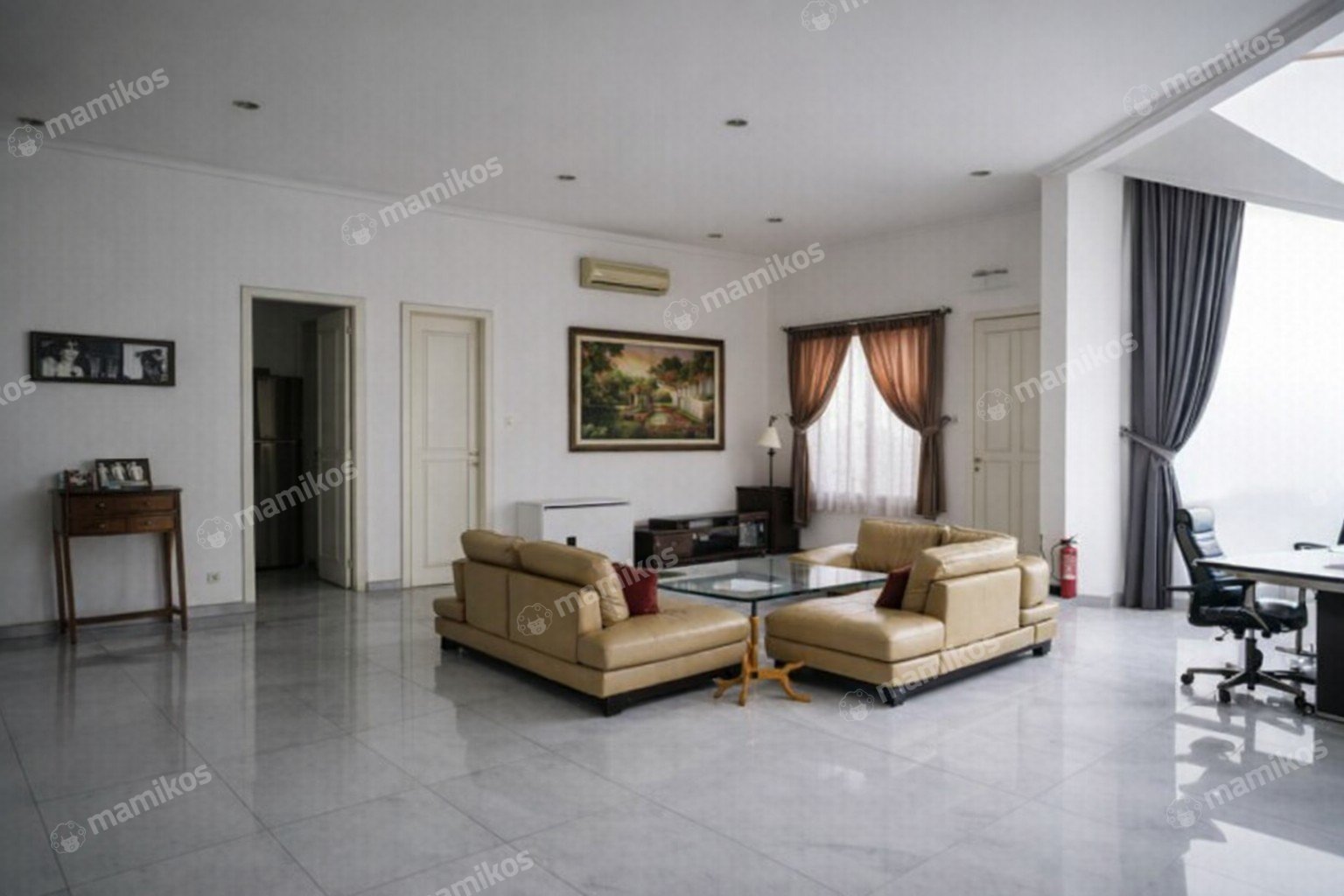 Rumah Sertifikat SHM 4 Kamar Tidur 5 Kamar Mandi Intercon Jakarta Barat - Photo 2