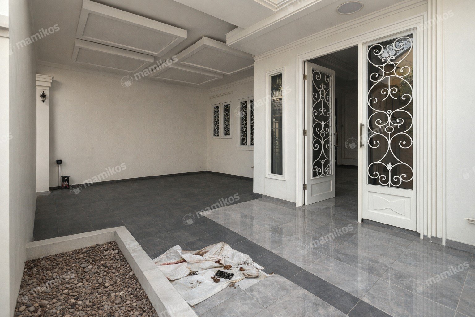 Rumah 4 Kamar Tidur 5 Kamar Mandi Joglo Jakarta Barat - Photo 2