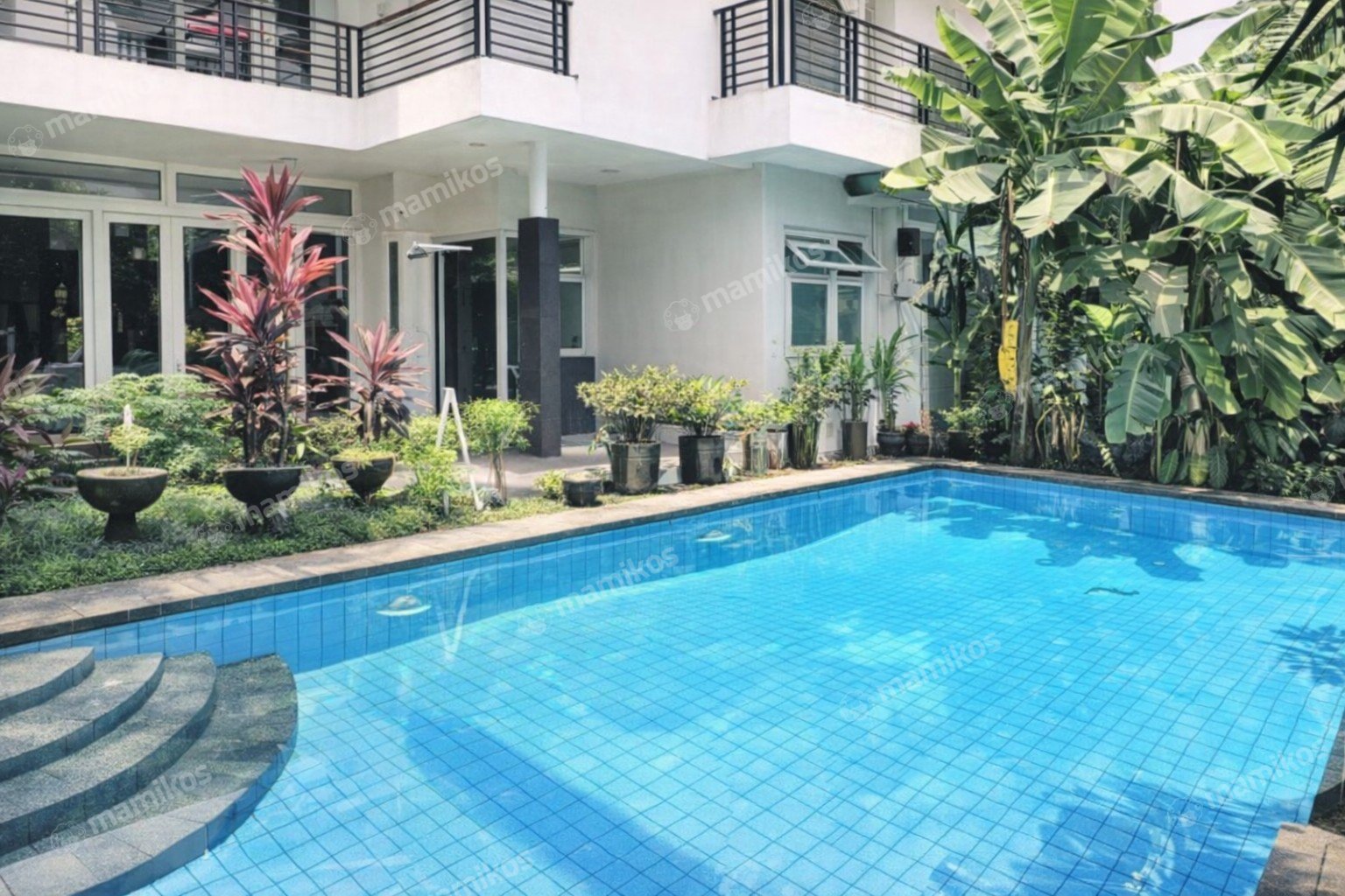 Rumah Sertifikat SHM 6 Kamar Tidur 6 Kamar Mandi Kemang Jakarta Selatan