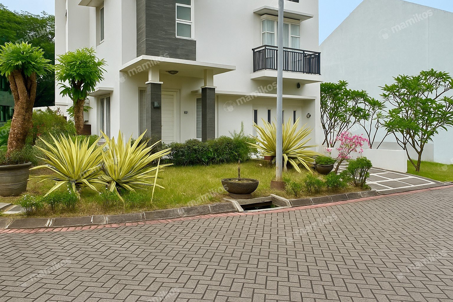 Rumah Sertifikat SHM 3 Kamar Tidur 3 Kamar Mandi Lebak Bulus Jakarta Selatan