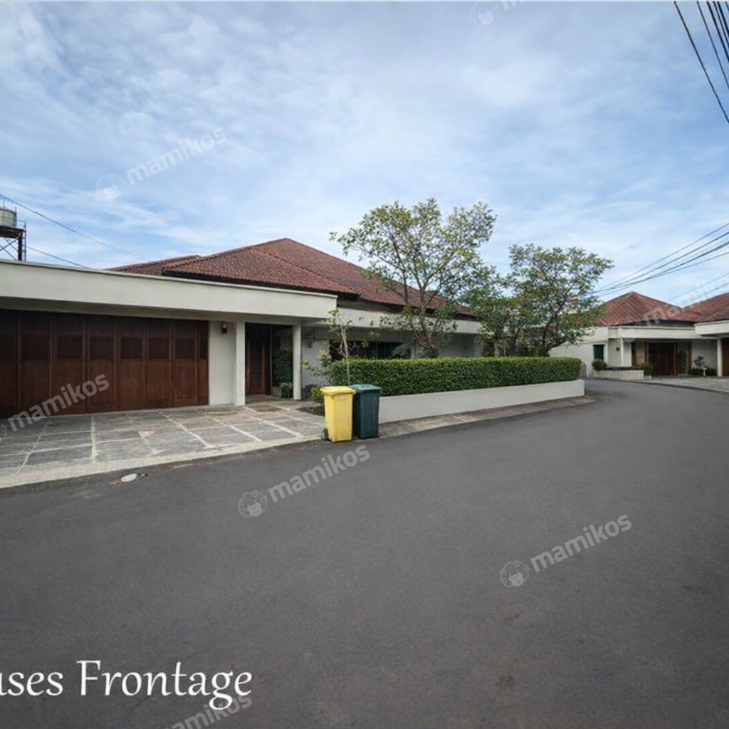 Rumah Sertifikat SHM 5 Kamar Tidur 4 Kamar Mandi Cipete Jakarta Selatan - Photo 2
