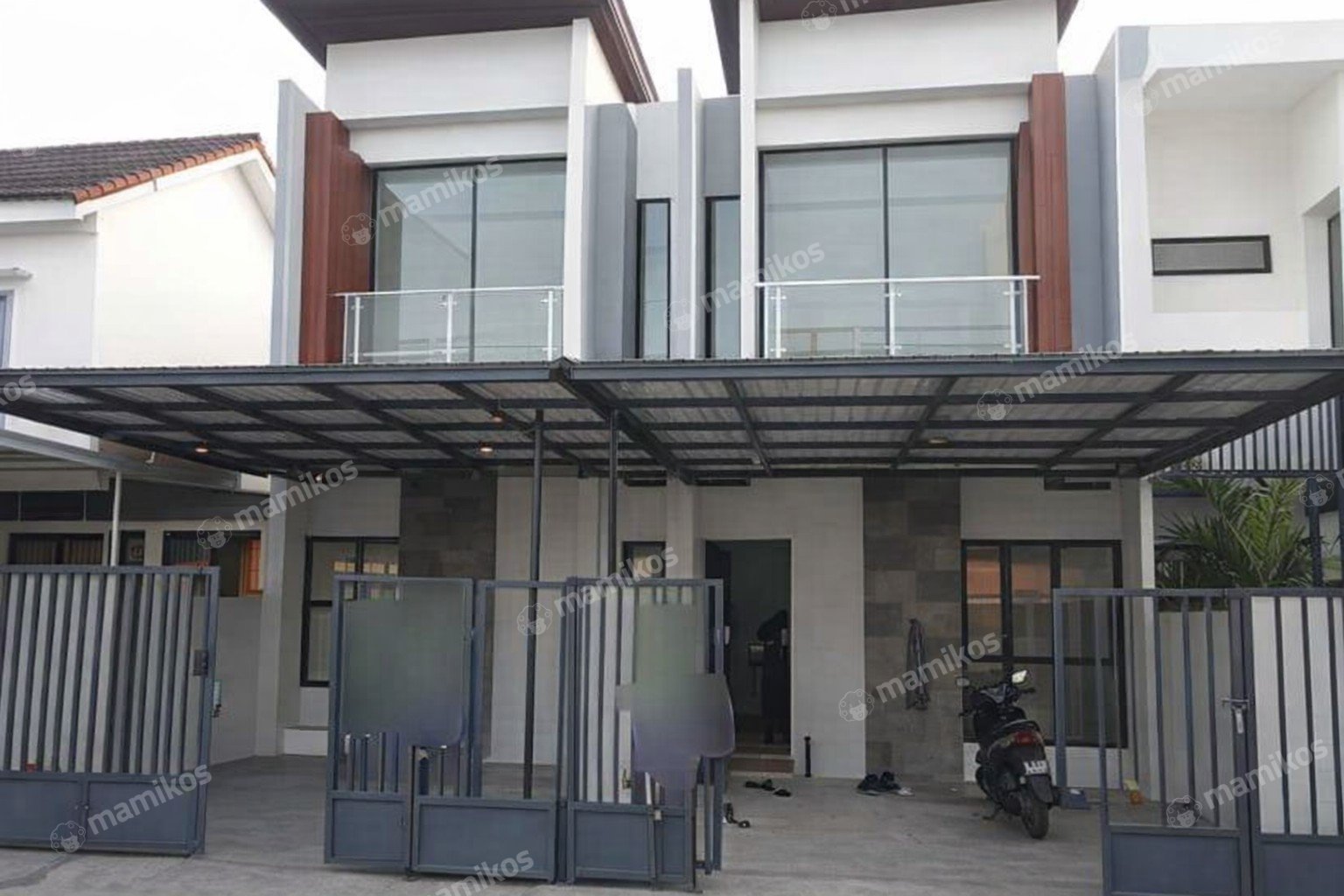 Rumah Sertifikat SHM 4 Kamar Tidur 3 Kamar Mandi Metland Puri Jakarta Barat