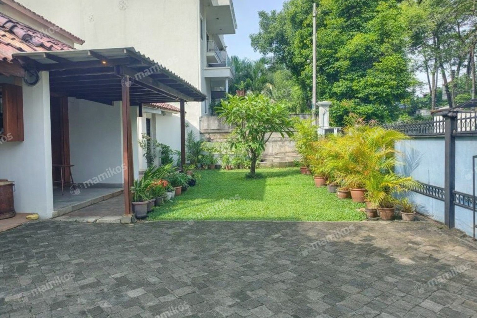 Rumah Sertifikat SHM 6 Kamar Tidur 3 Kamar Mandi Kebayoran Baru Jakarta Selatan