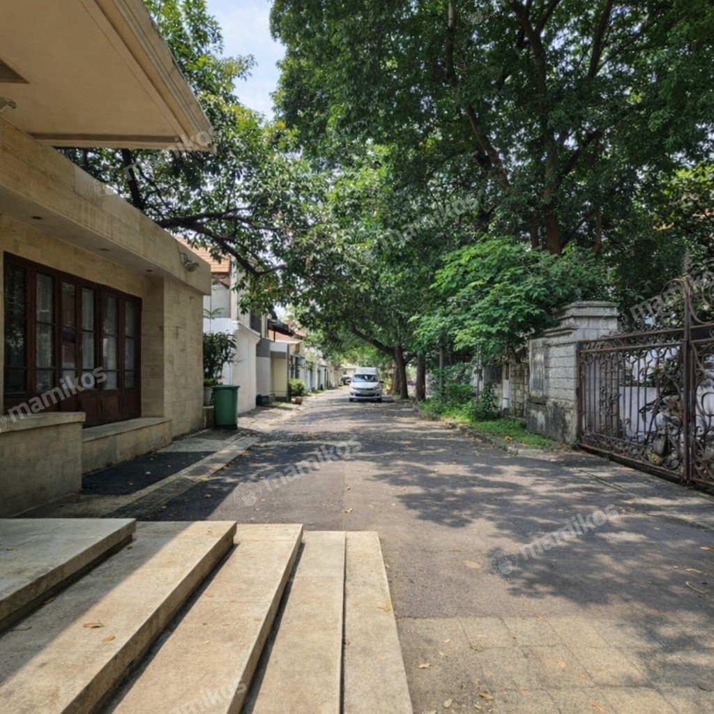 Rumah Sertifikat SHM 8 Kamar Tidur 5 Kamar Mandi Kebayoran Baru Jakarta Selatan - Photo 2