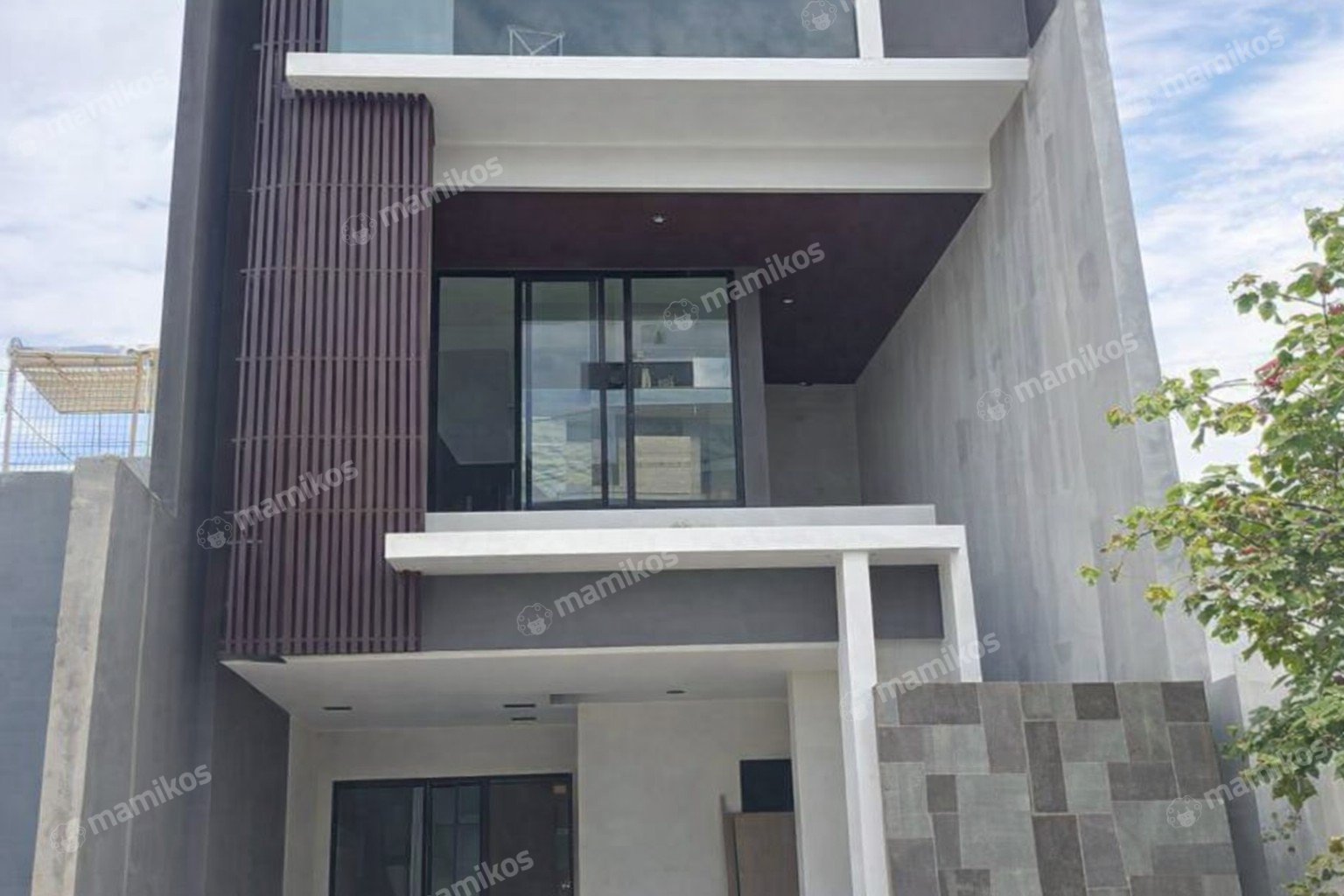 Rumah Sertifikat SHM 5 Kamar Tidur 4 Kamar Mandi Permata Buana Jakarta Barat